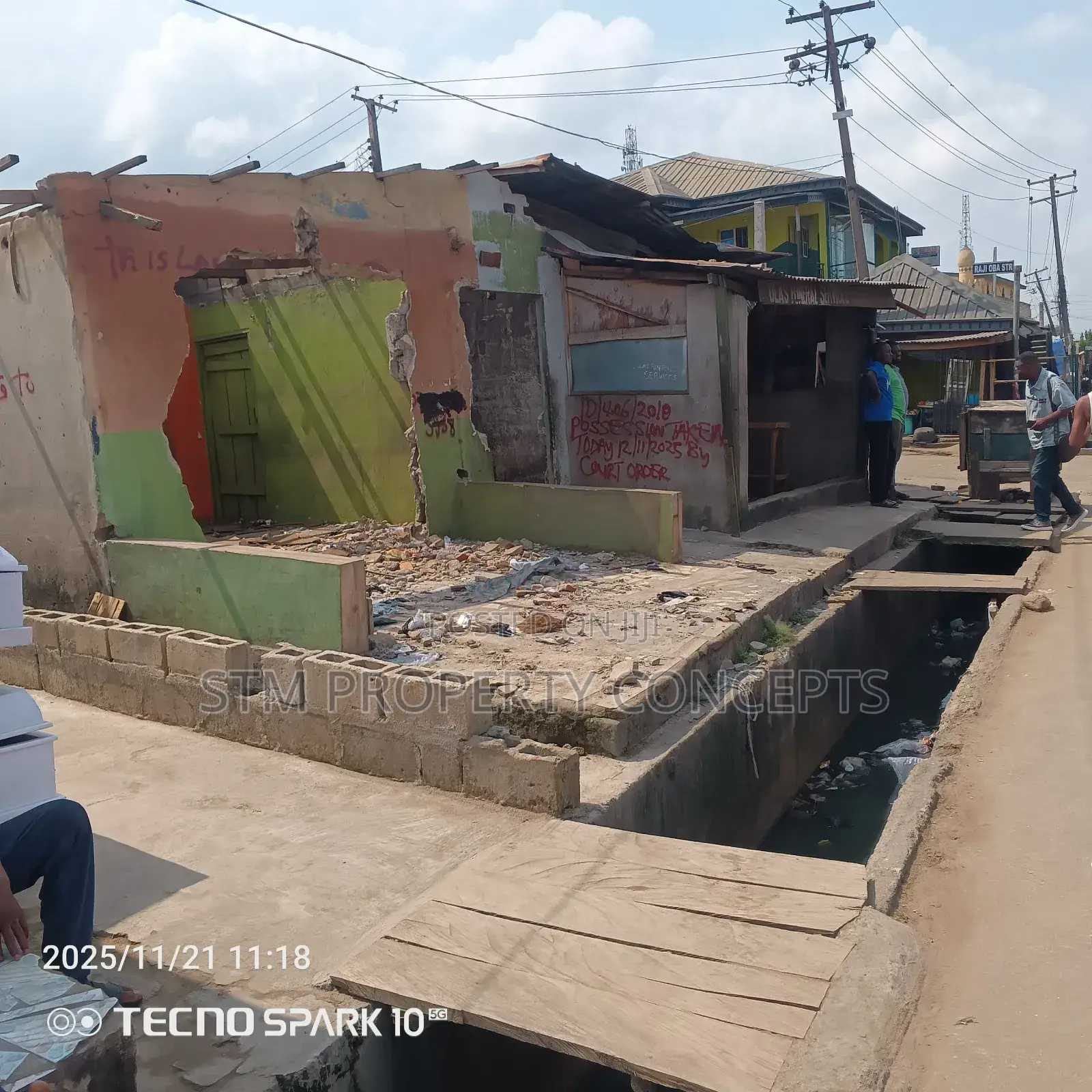 Land for Sale at Ipaja Road Near Alimosho Bus Stop in Alimosho