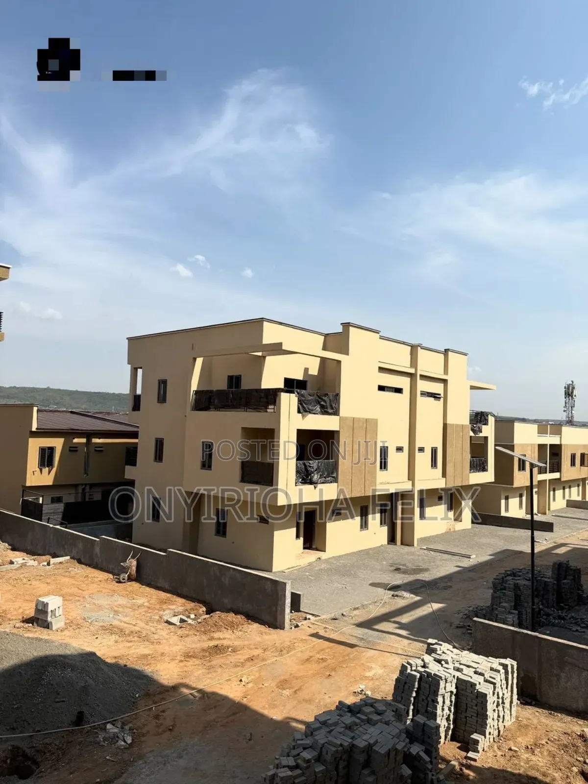 6bdrm Duplex In Apo Dutse For Sale in Apo District