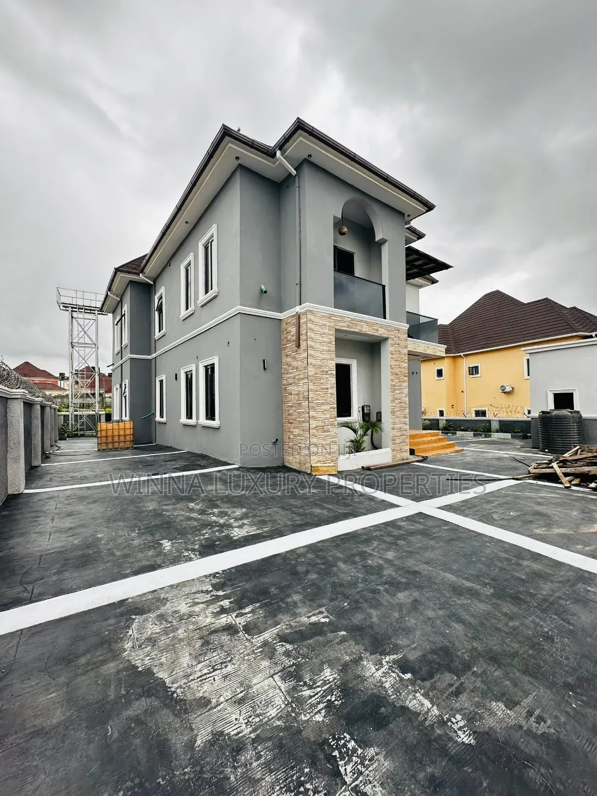 4bdrm Duplex in Penthouse Estate, Lugbe District for sale in Lugbe District