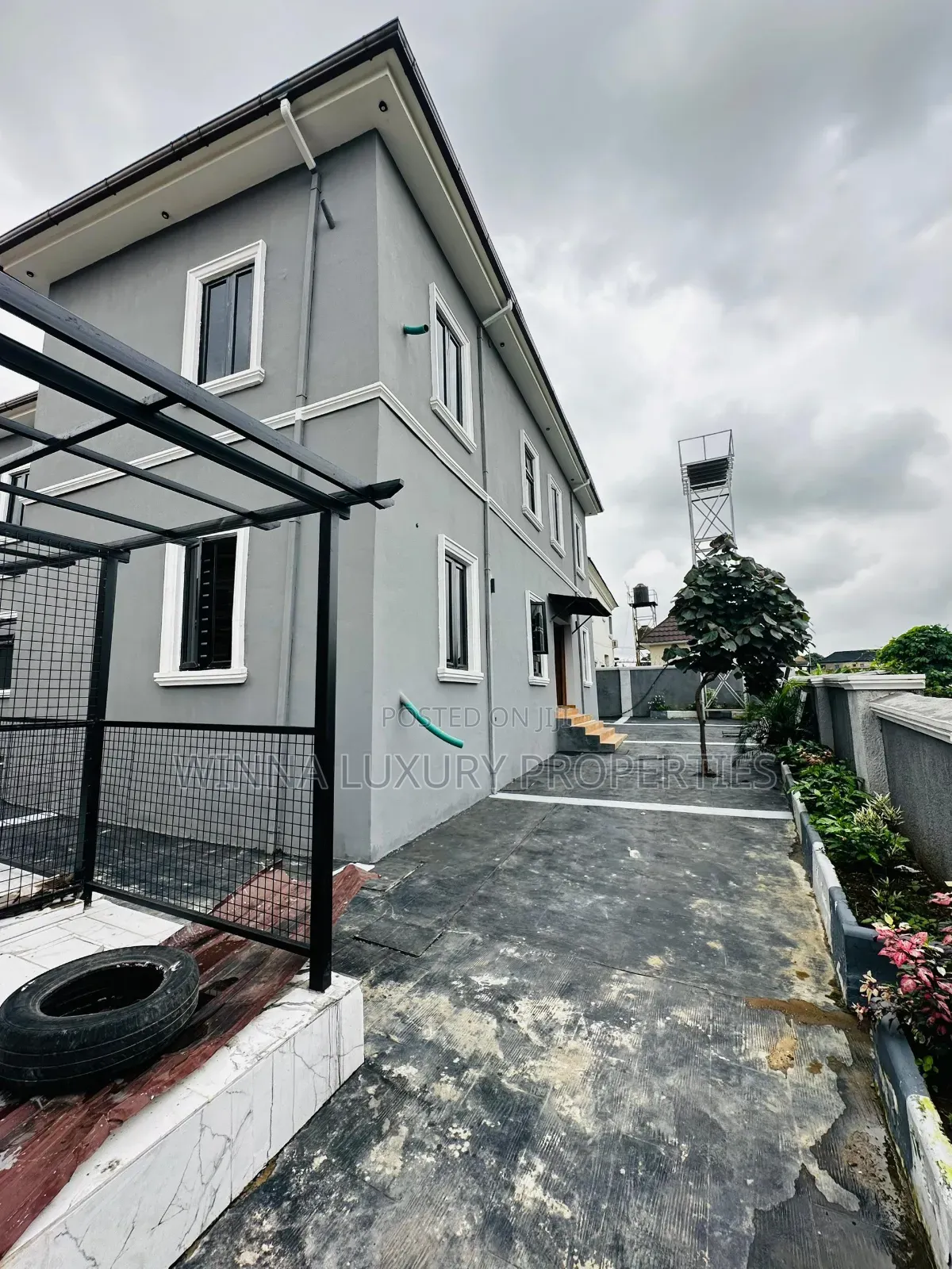 4bdrm Duplex in Penthouse Estate, Lugbe District for sale in Lugbe District