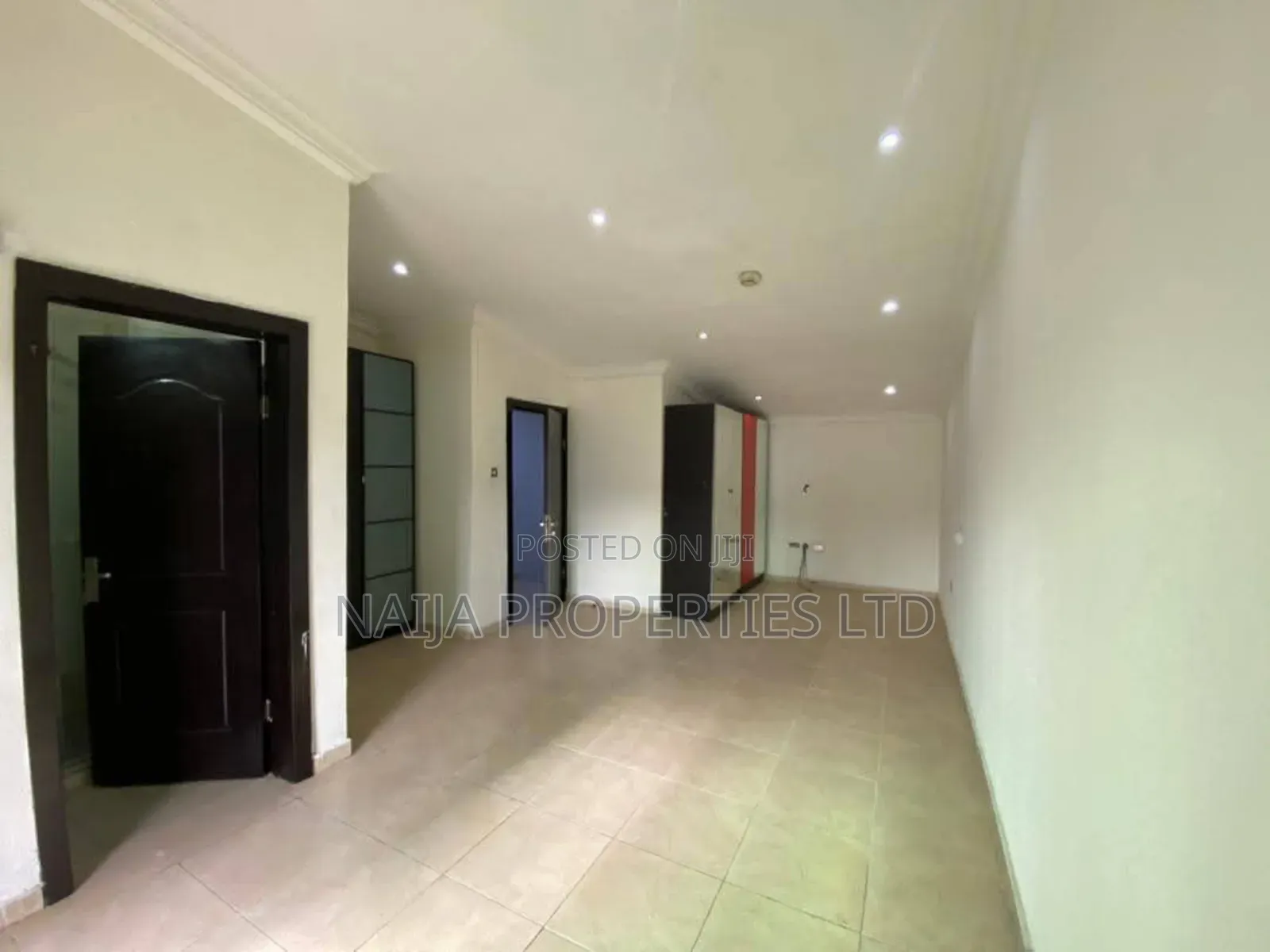 4bdrm Townhouse/Terrace in Osapa London, Lekki for sale in Lekki