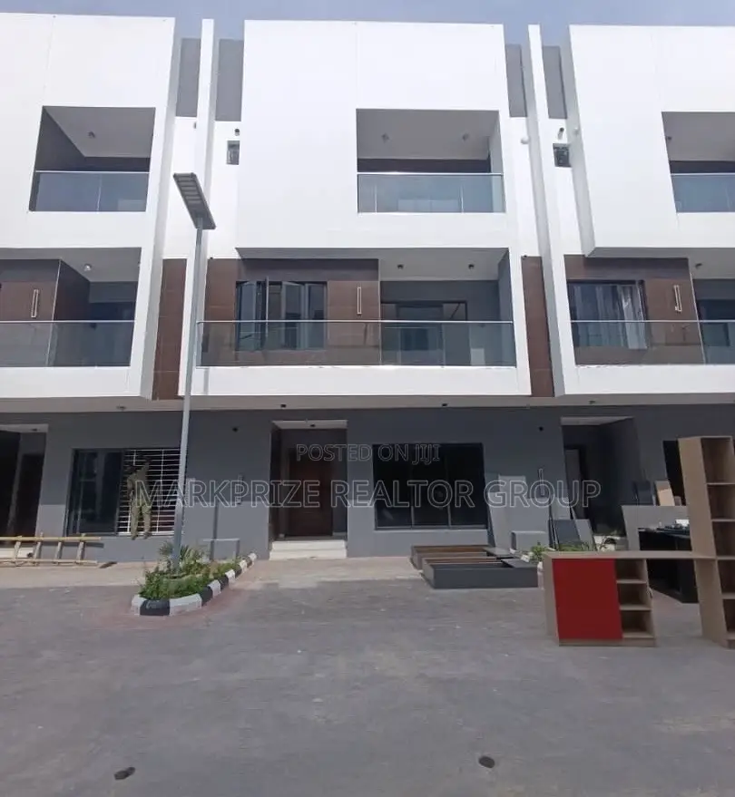 4bdrm Duplex in Freedom Way Lekki for sale in Lekki