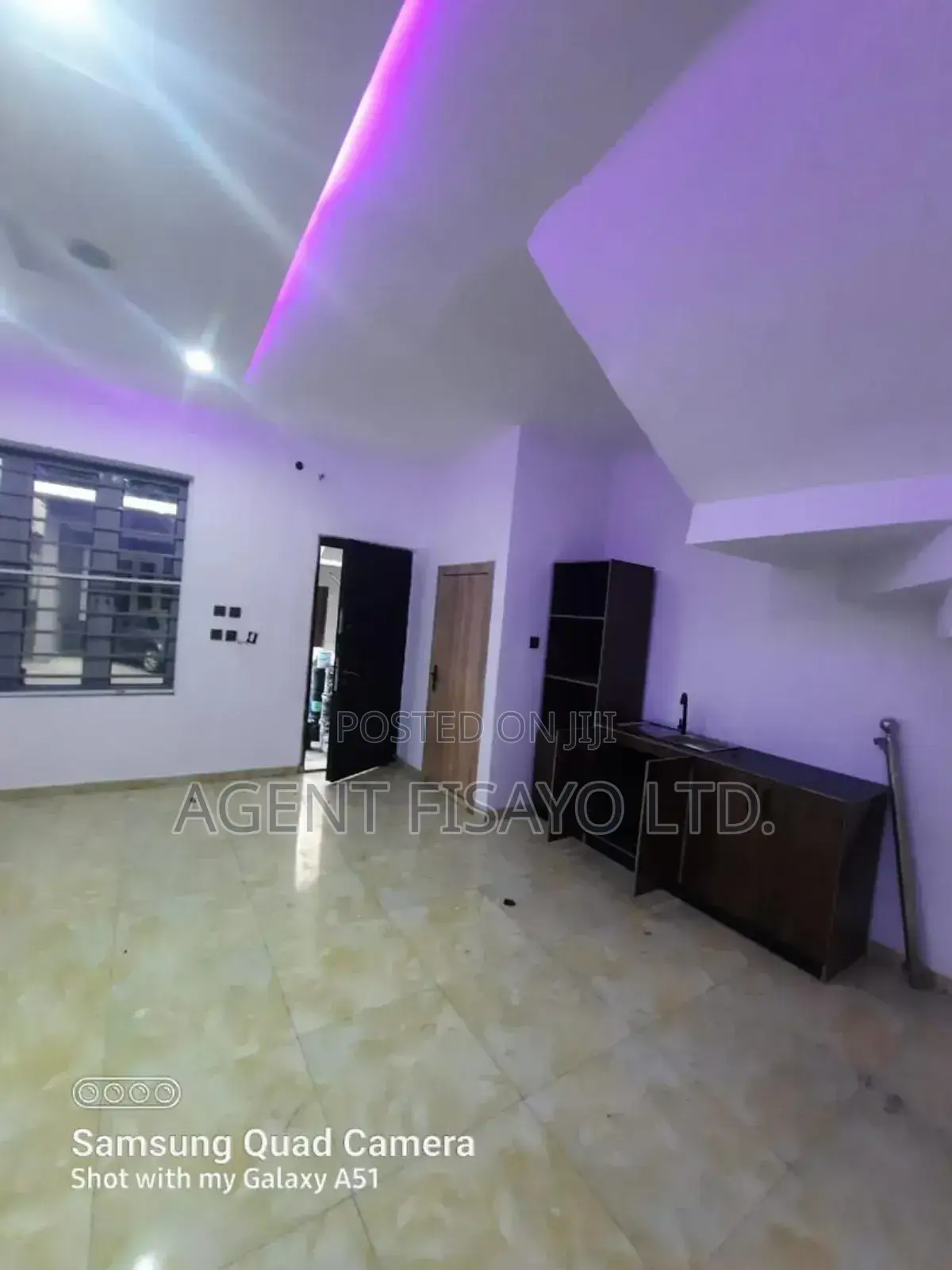 3bdrm Block of Flats in Computer Village for sale in Computer Village