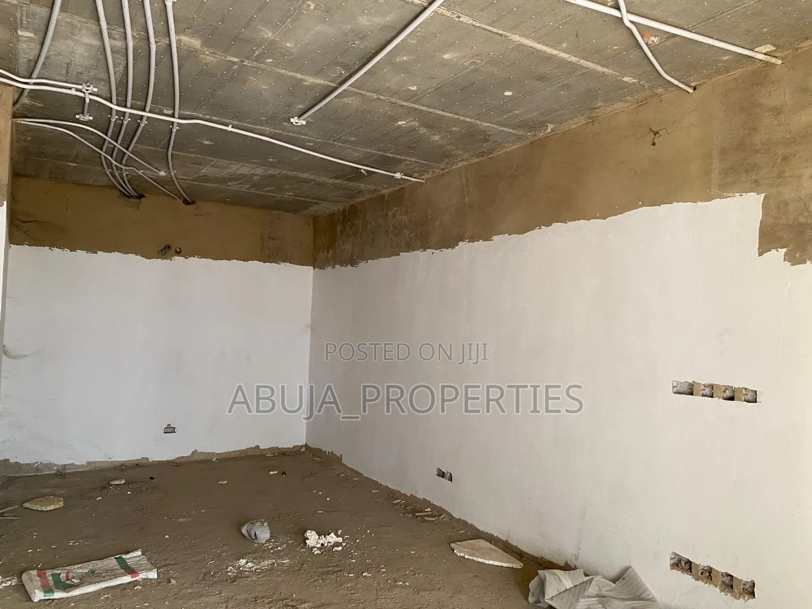 4bdrm Duplex in A Secured Estate, Life Camp for sale in Life Camp