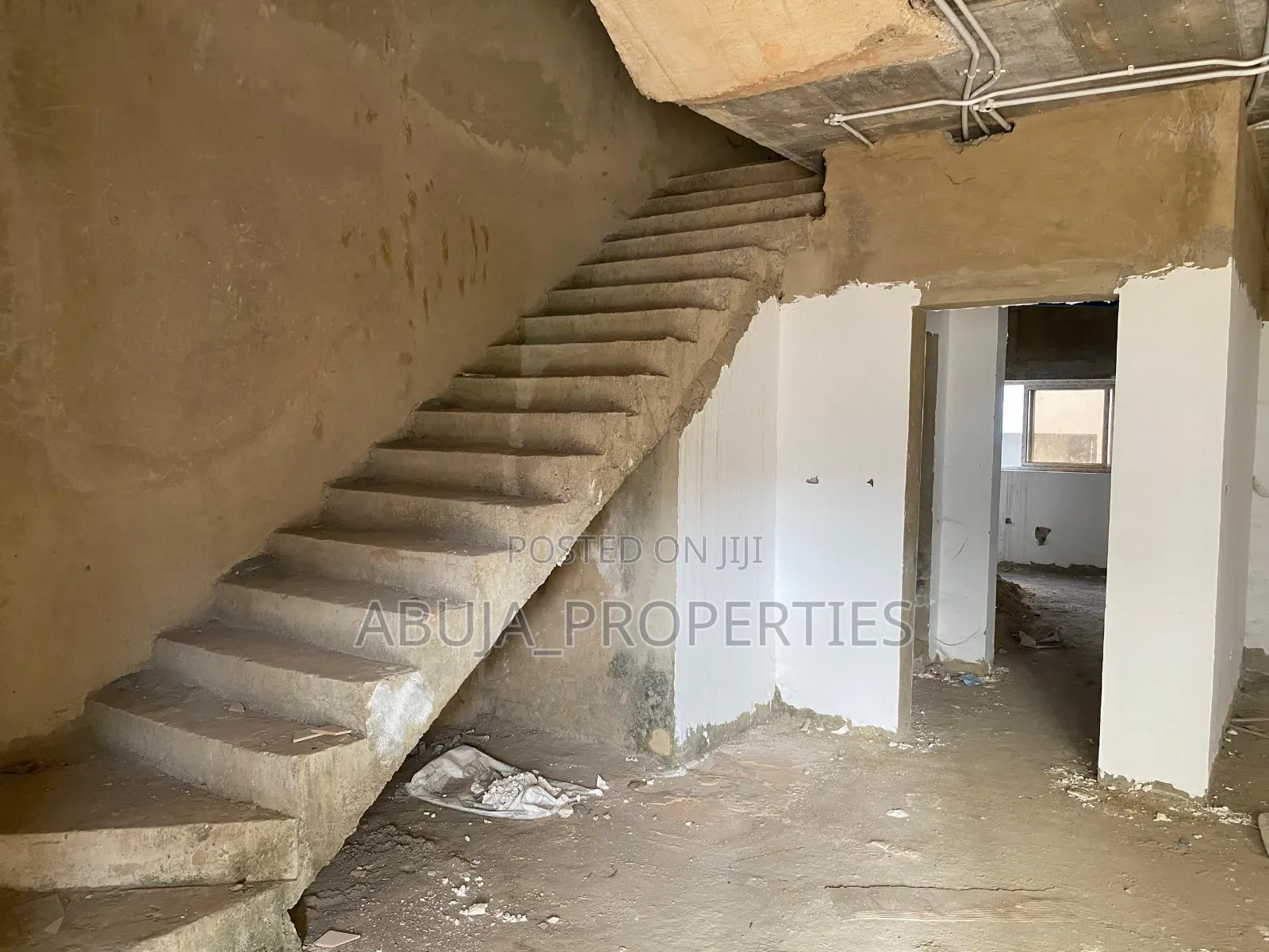 4bdrm Duplex in A Secured Estate, Life Camp for sale in Life Camp