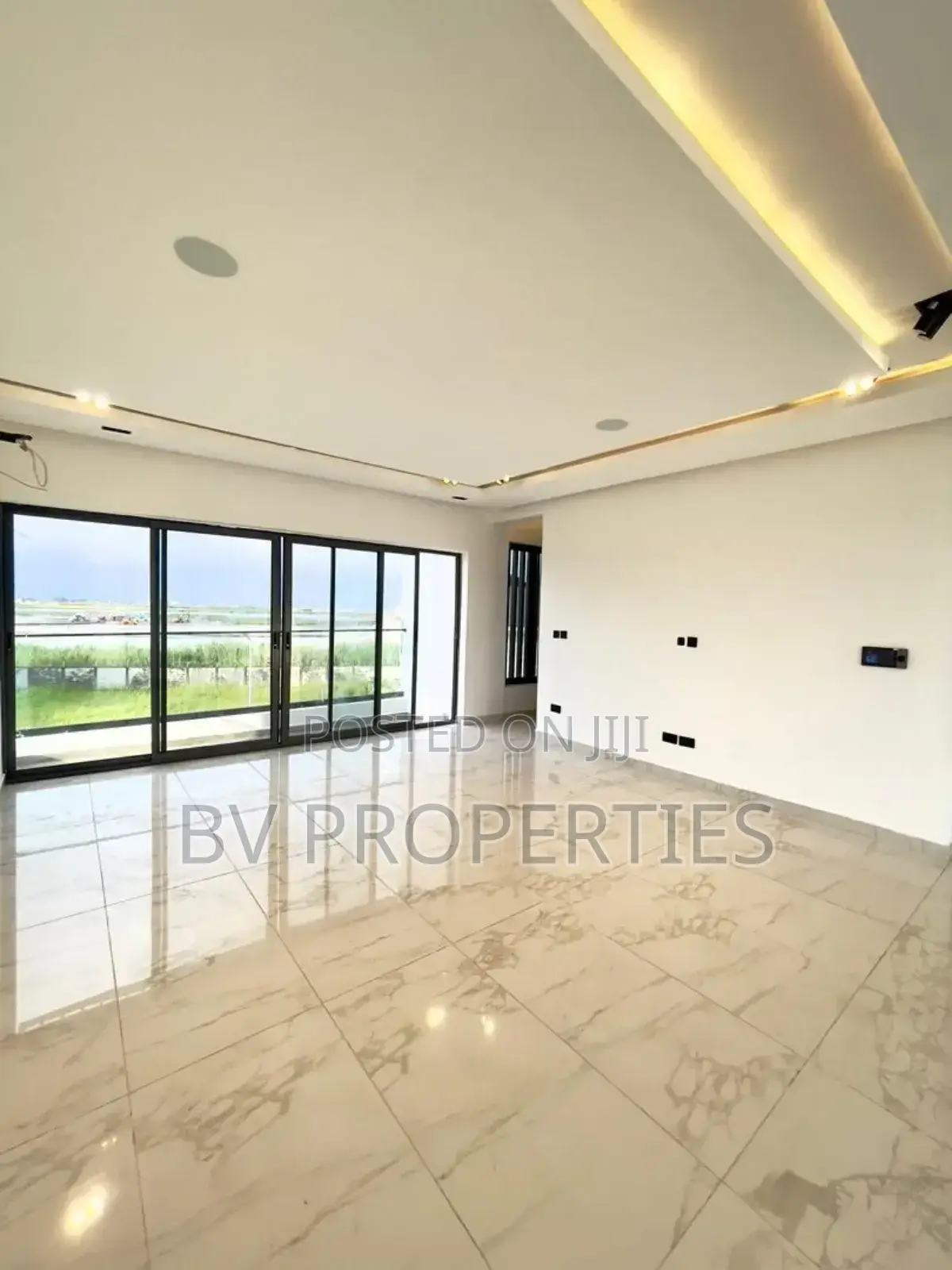 5bdrm Duplex in Ikate for sale in Ikate