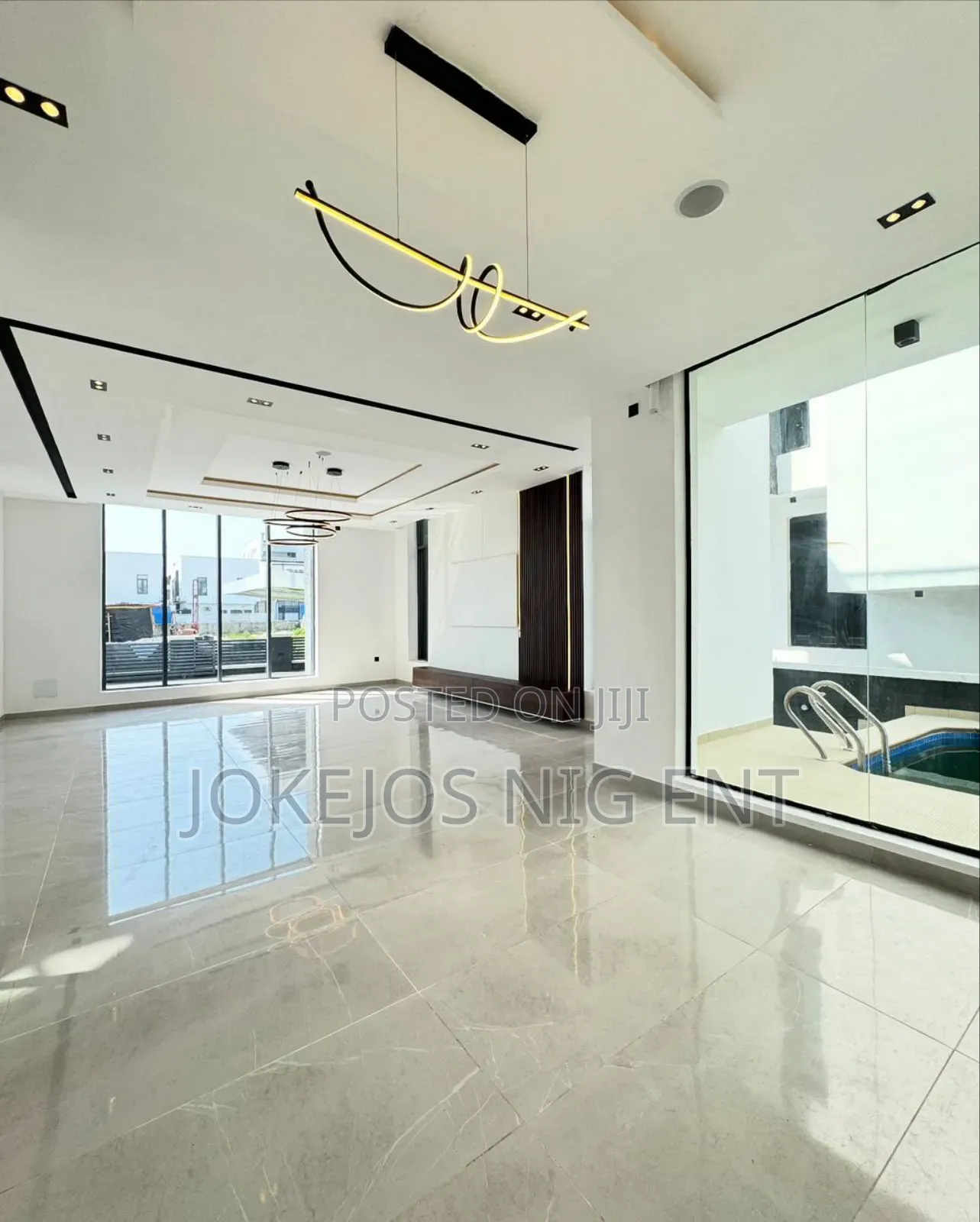 5bdrm Duplex in Ikota Gra Estate, Chevron for sale in Chevron
