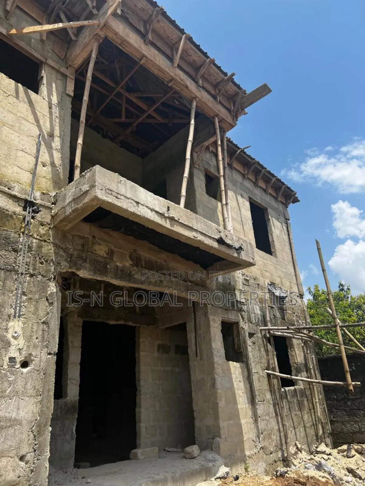2bdrm Block of Flats in Warri for sale in Warri