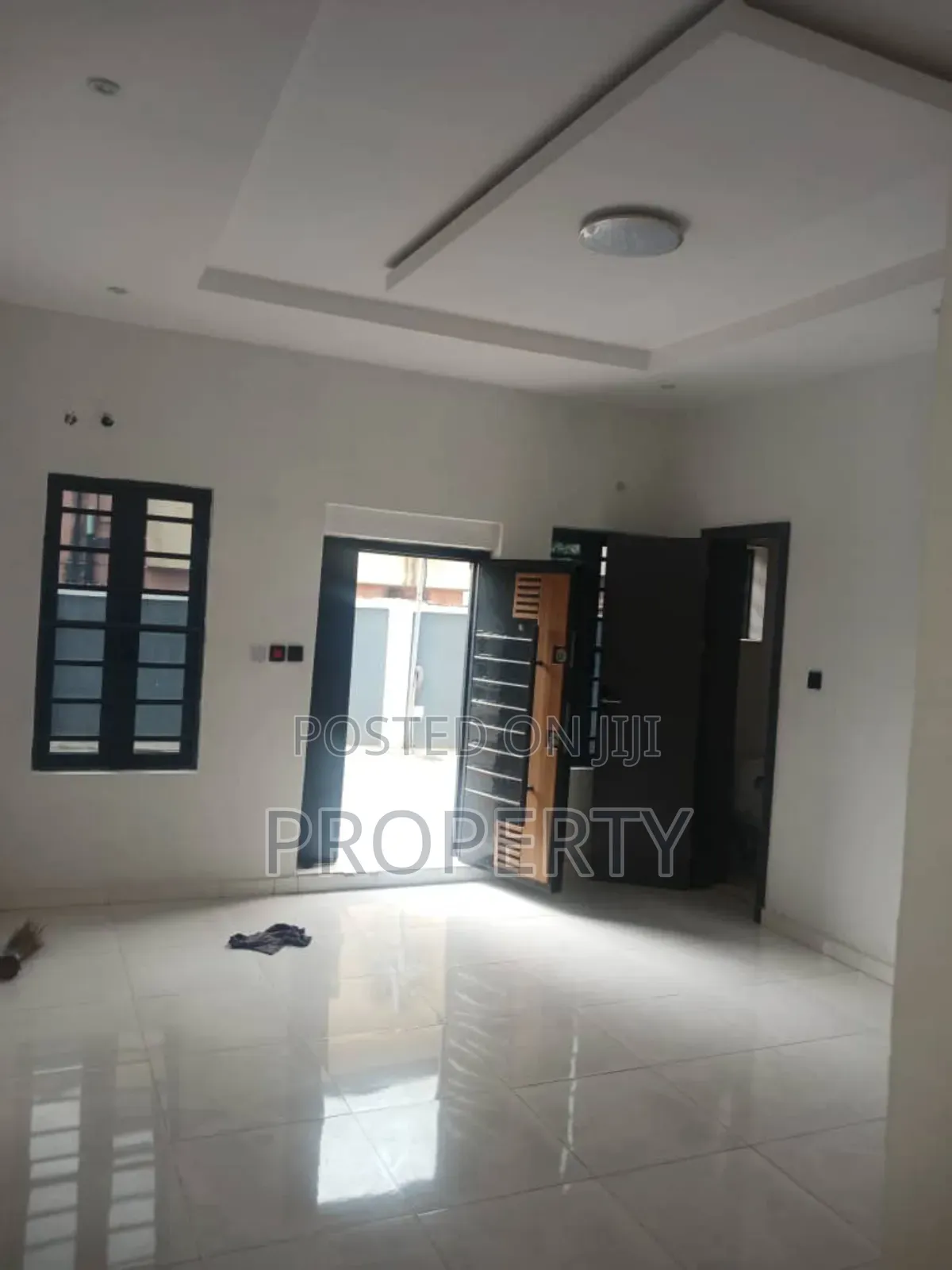 3bdrm Apartment in GRA Phase 2 Shangisha for sale in GRA Phase 2 Shangisha