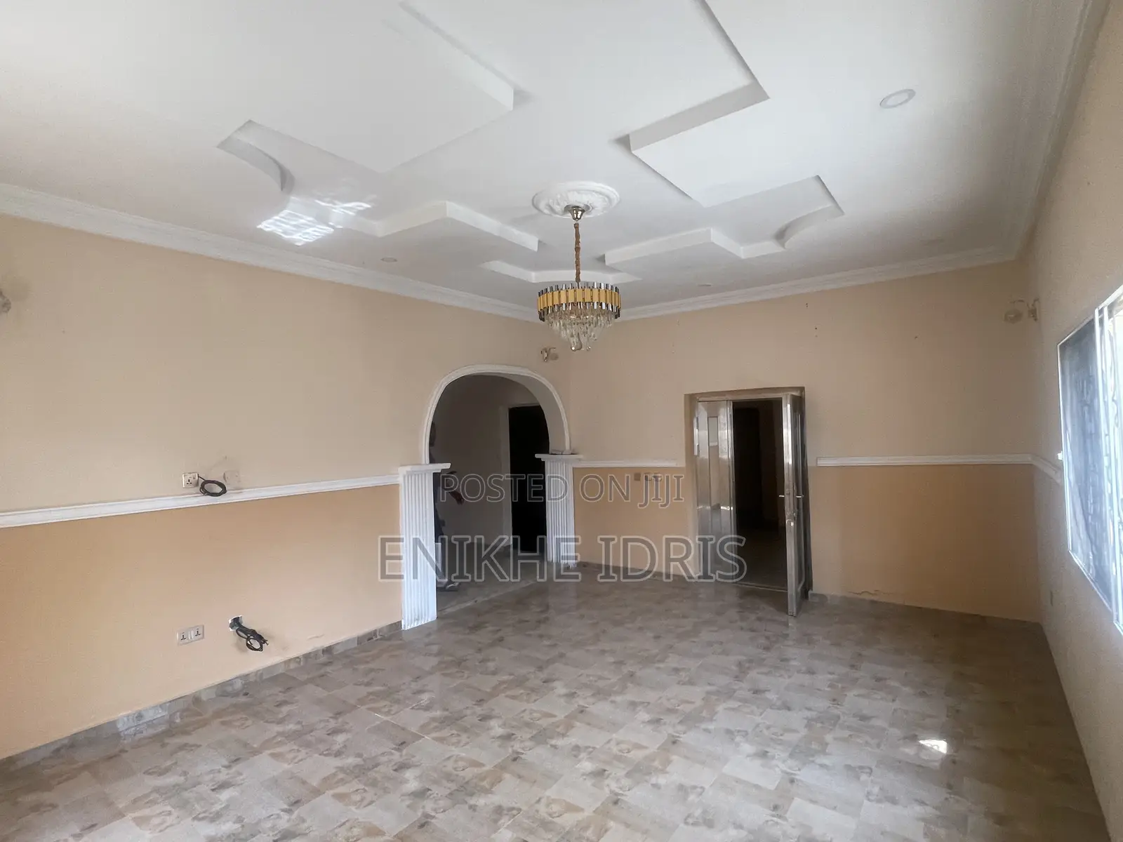 4bdrm Bungalow in Doctors Court, Sabon Lugbe for sale in Sabon Lugbe