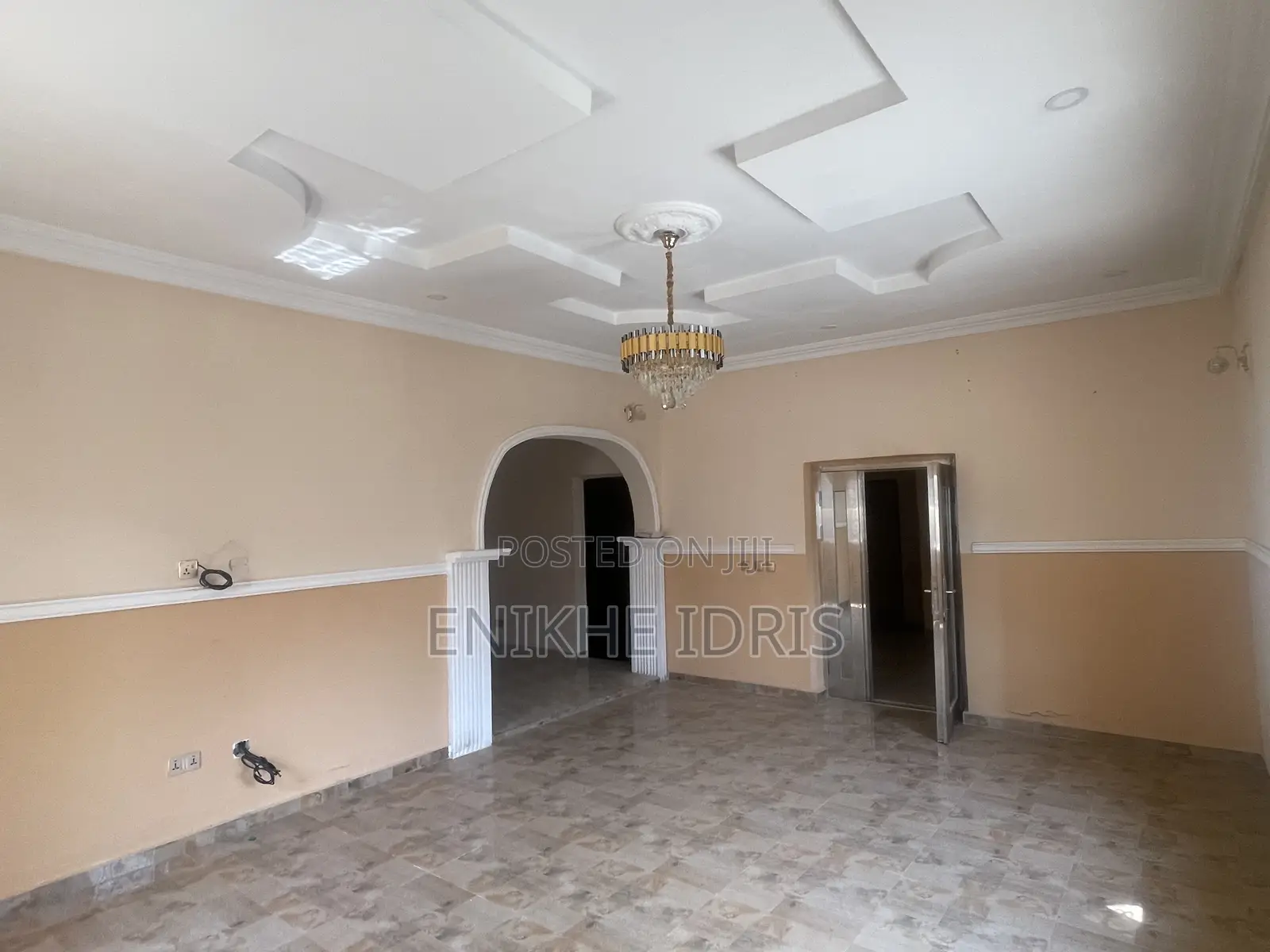 4bdrm Bungalow in Doctors Court, Sabon Lugbe for sale in Sabon Lugbe