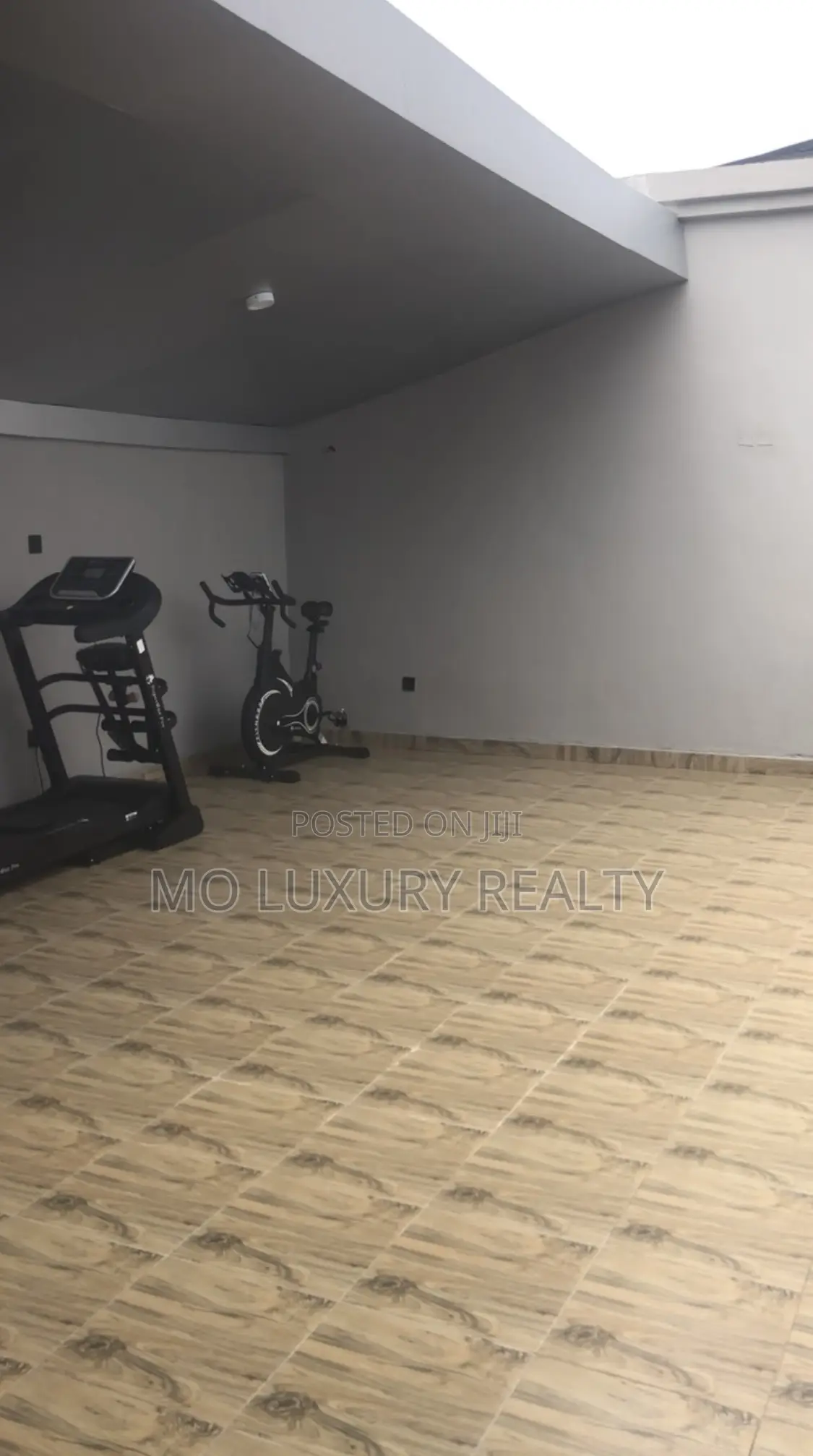 3bdrm Apartment in Adeola Odeku for rent in Adeola Odeku