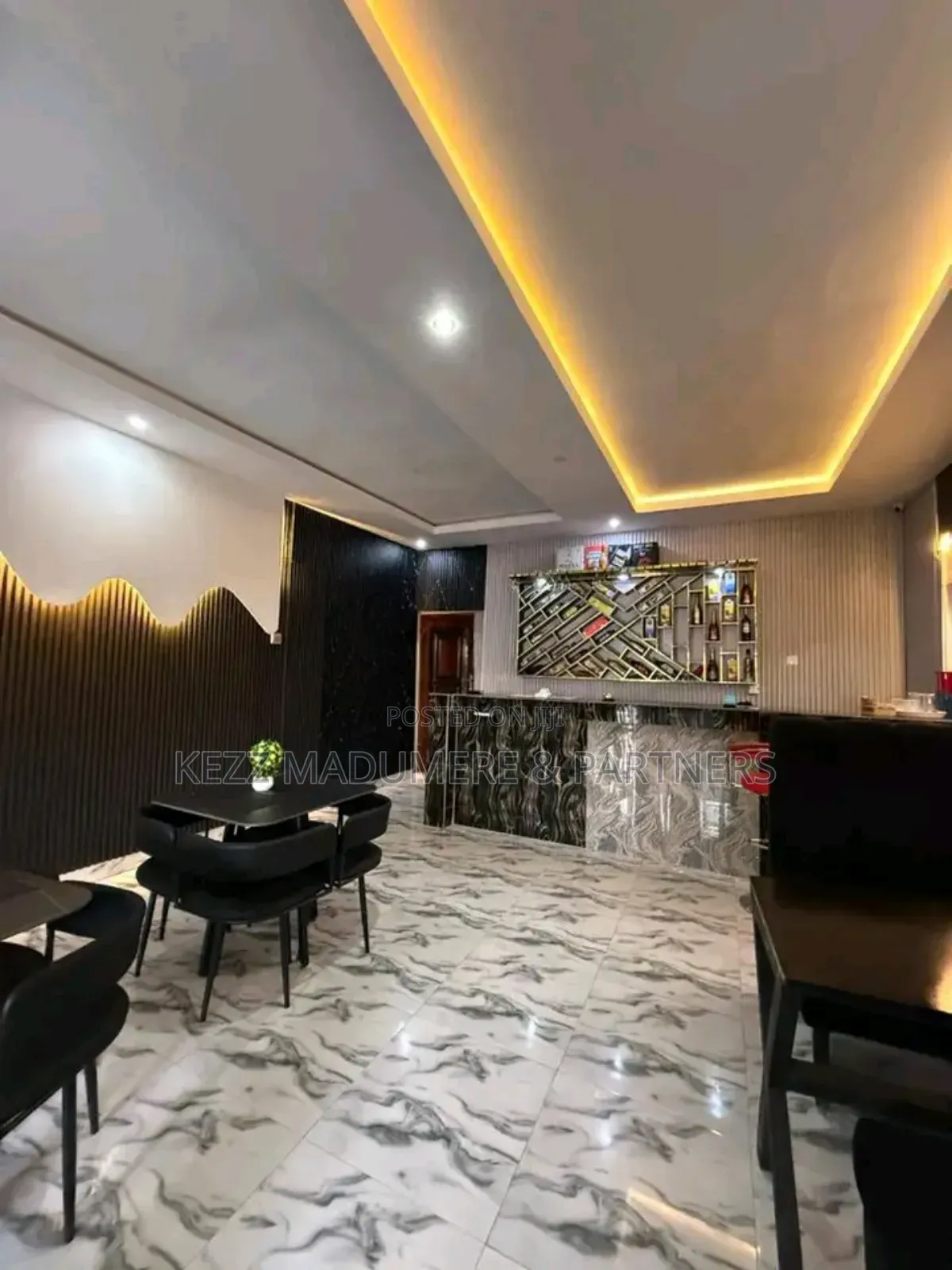 For Sale : Functional Club Lounge in Port Harcourt in Port-Harcourt