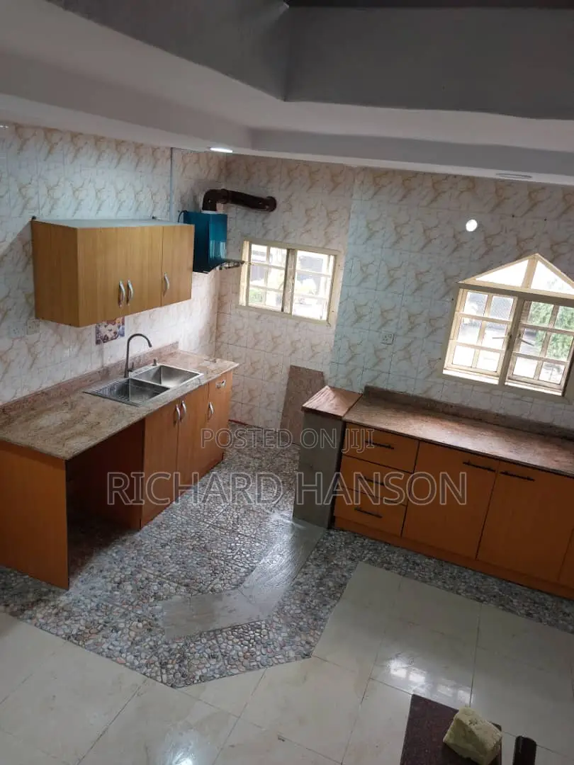 3bdrm Maisonette in Lekki Phase 1 for rent in Lekki Phase 1