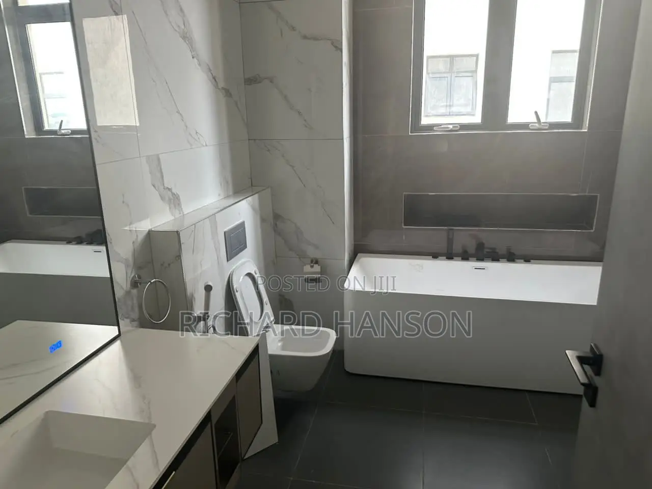 5bdrm Duplex in Banana Island for sale in Banana Island