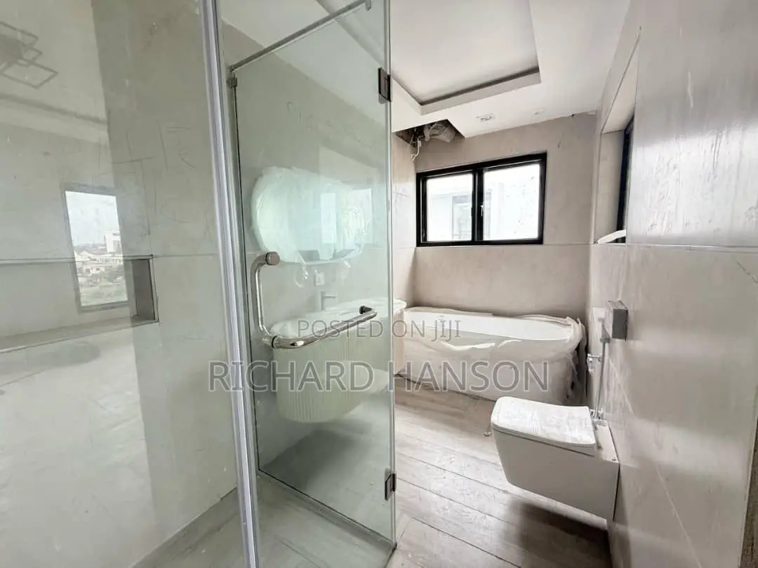 5bdrm Duplex in Banana Island for sale in Banana Island