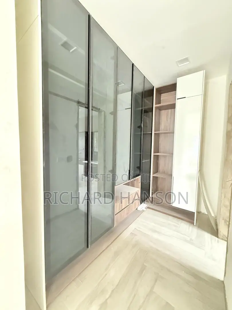 5bdrm Duplex in Banana Island for sale in Banana Island