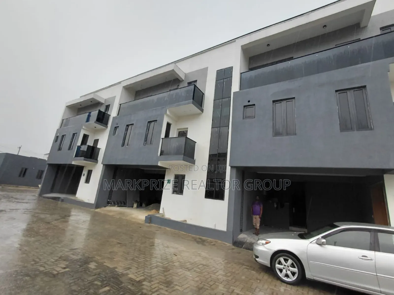 4bdrm Duplex in Lekki Phase 1 for sale in Lekki Phase 1