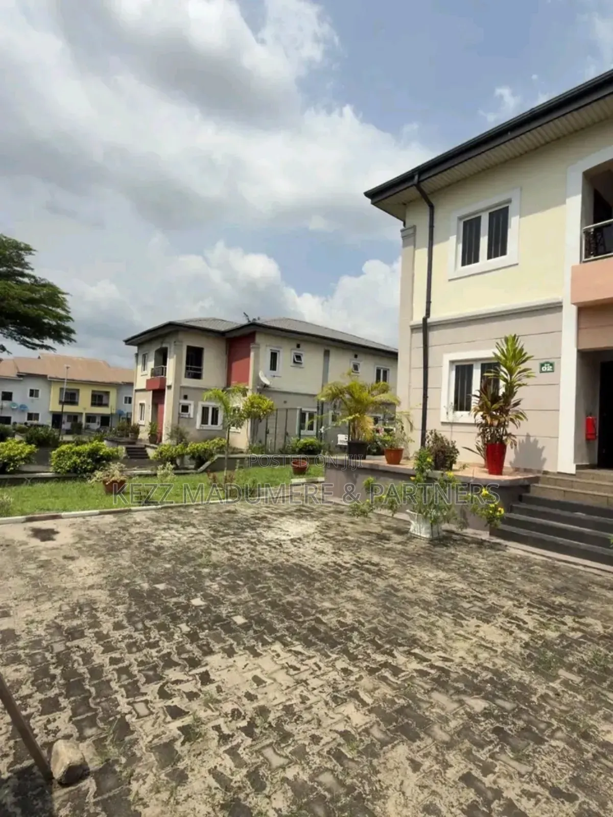 5bdrm Duplex in Rainbow Town  Estate for sale in Port-Harcourt