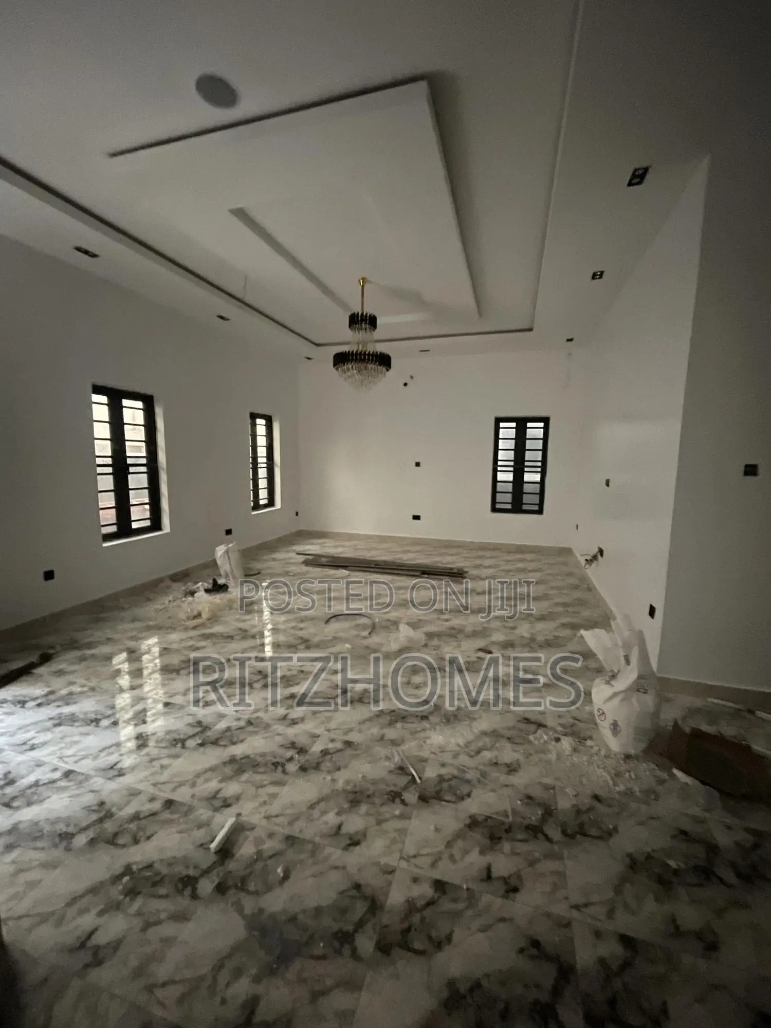 5bdrm Duplex in Agungi for sale in Agungi