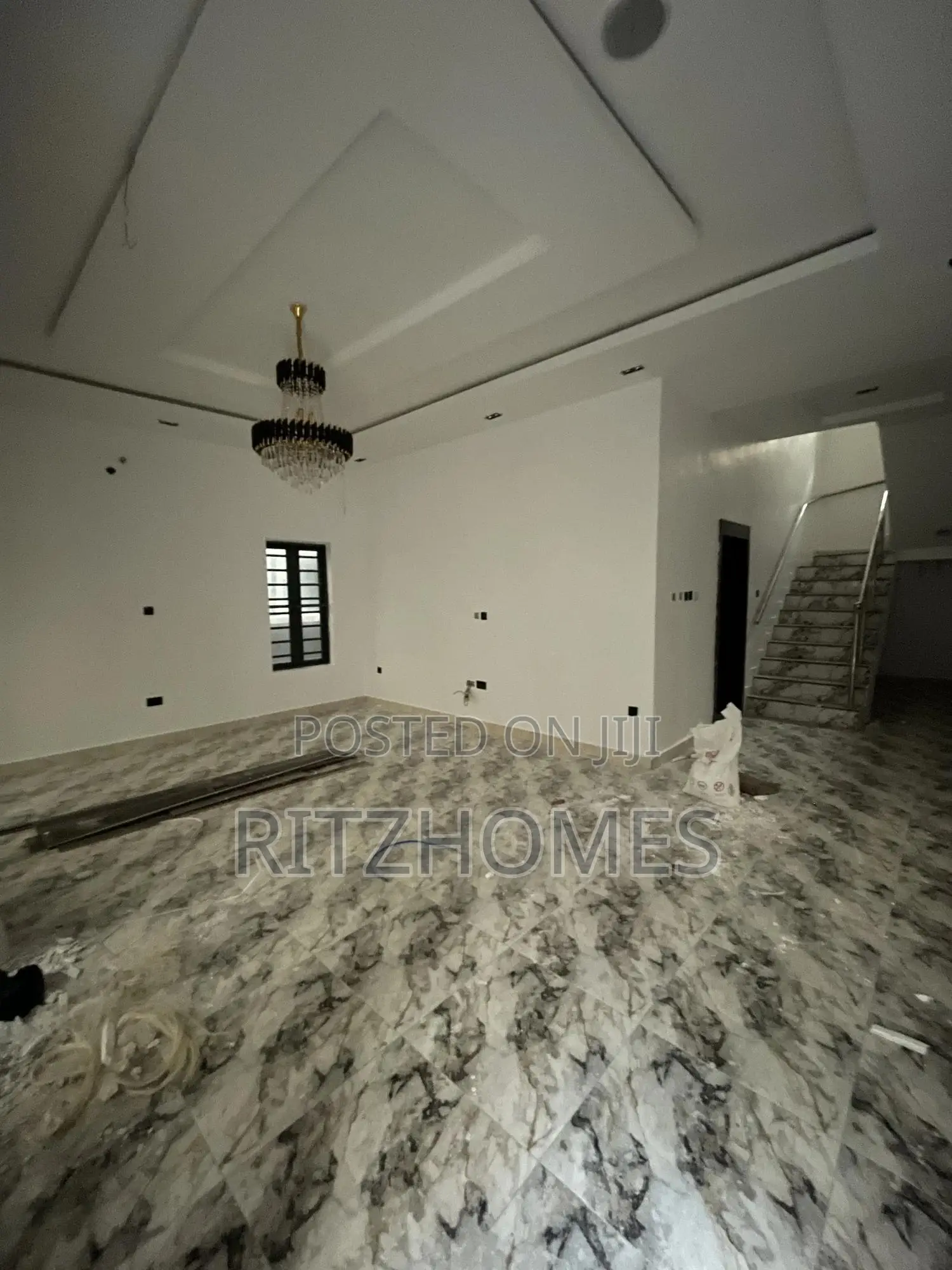 5bdrm Duplex in Agungi for sale in Agungi