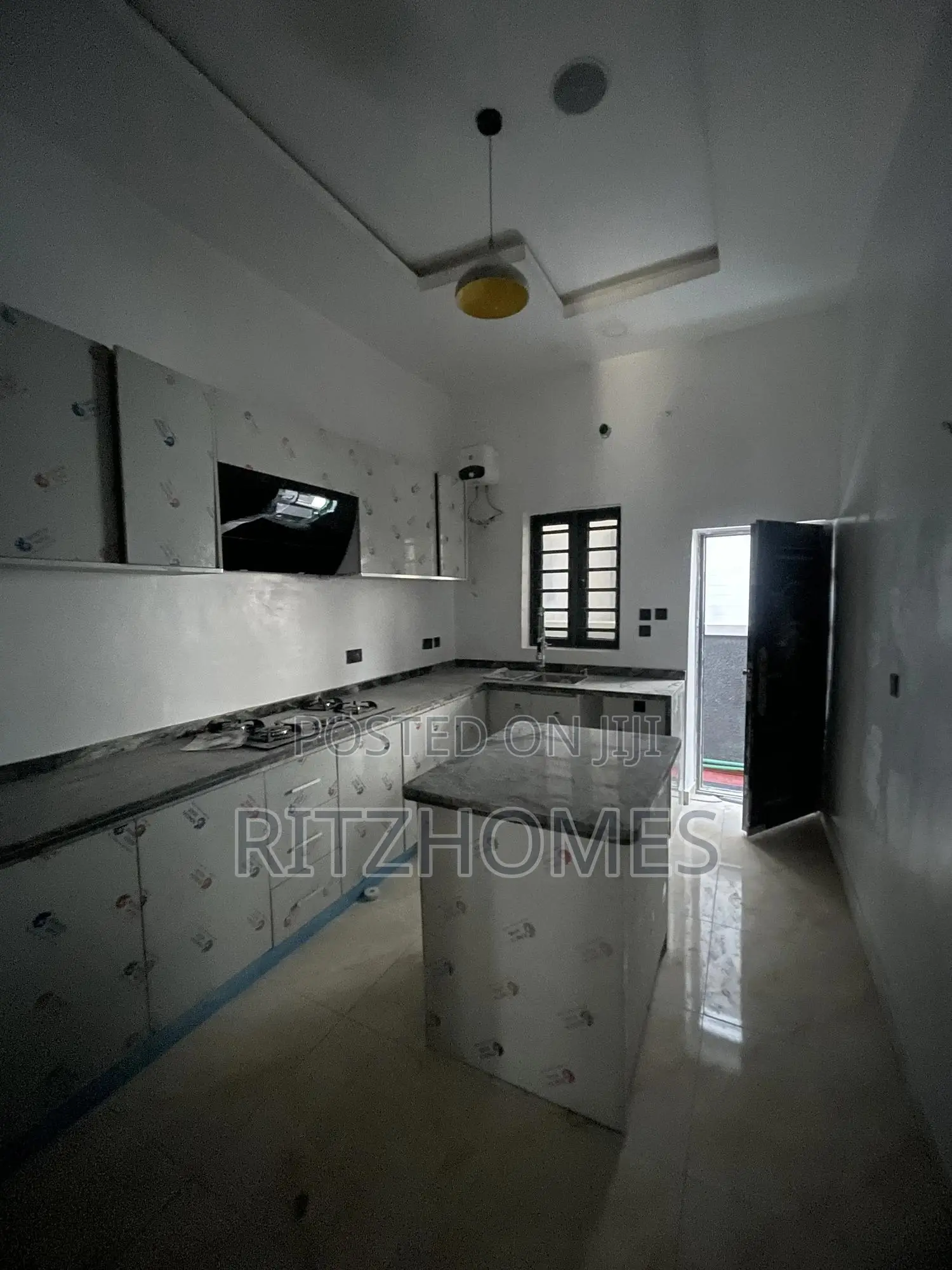 4bdrm Duplex in Agungi for sale in Agungi