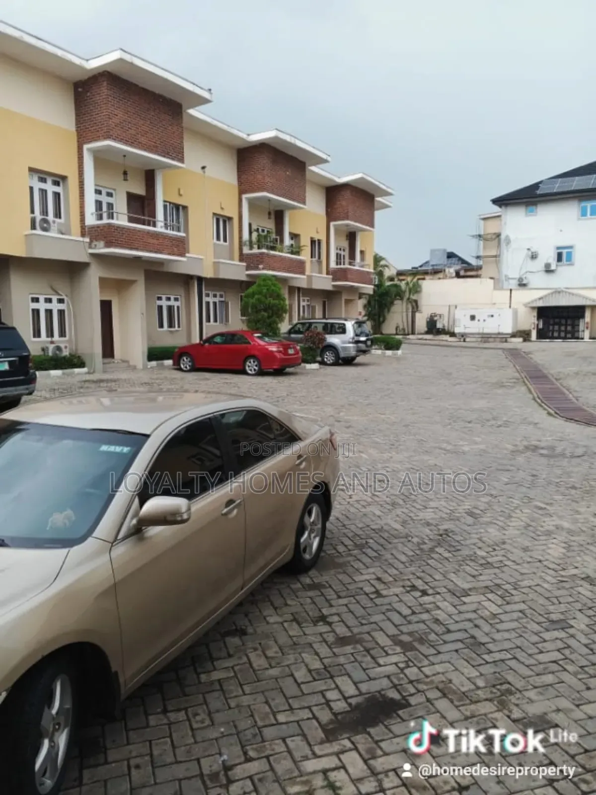 5bdrm Townhouse/Terrace in Adeniyi Jones Ikeja for sale in Adeniyi Jones
