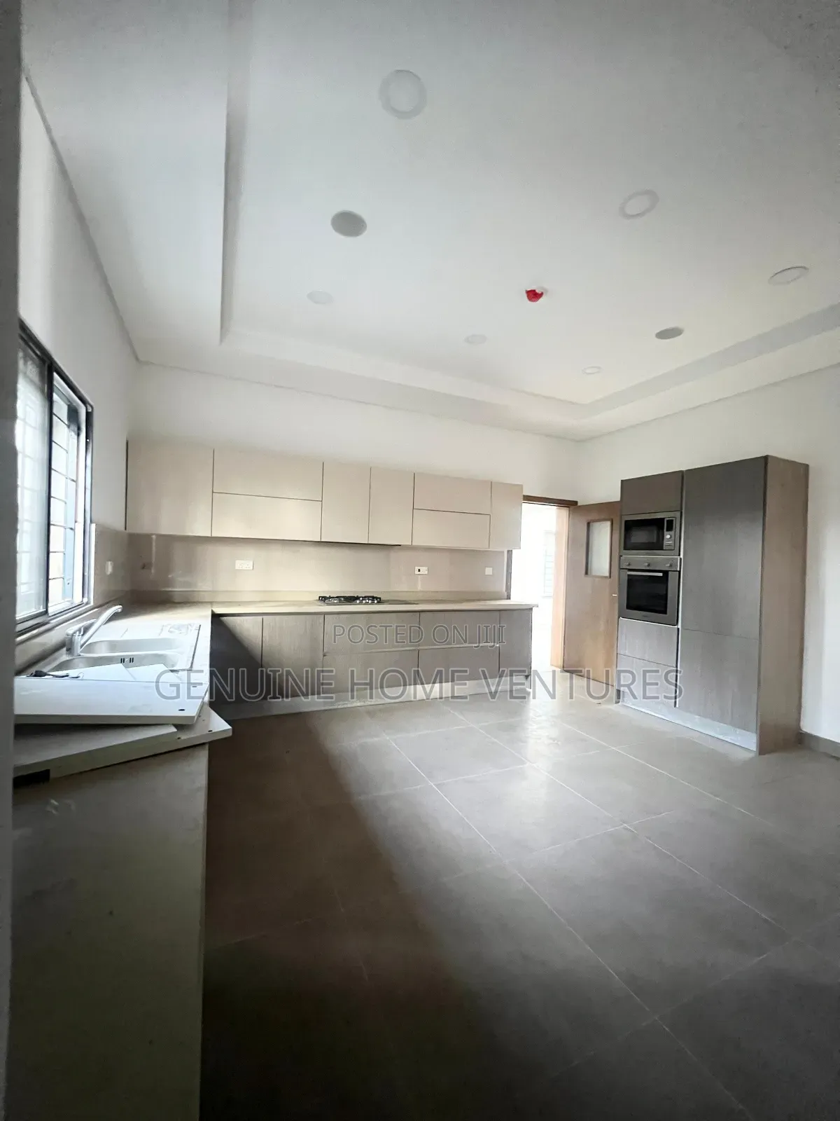 20bdrm Duplex in Lekki Phase 1 for sale in Lekki Phase 1