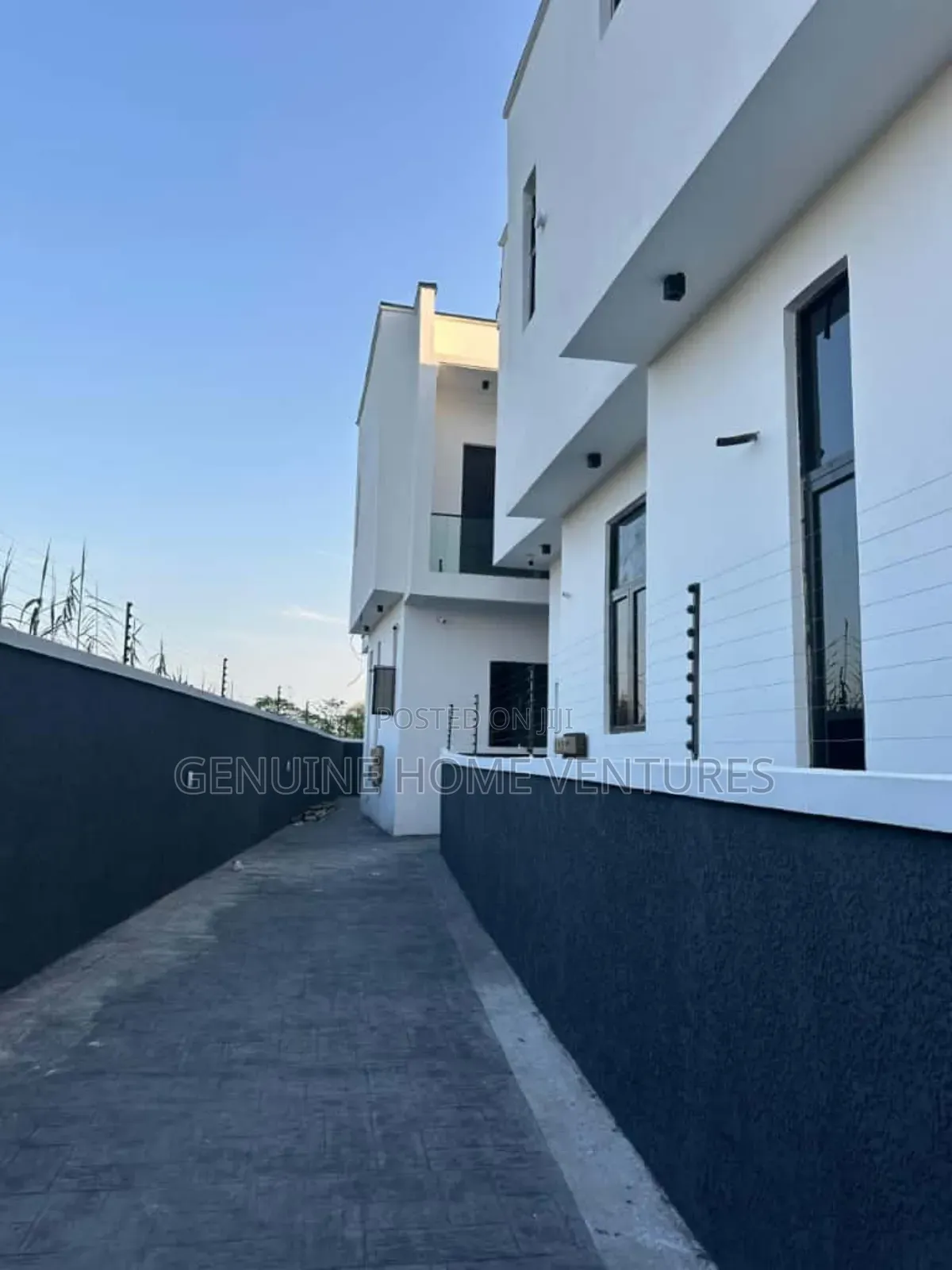 4bdrm Duplex in Orchid, Chevron for sale in Chevron