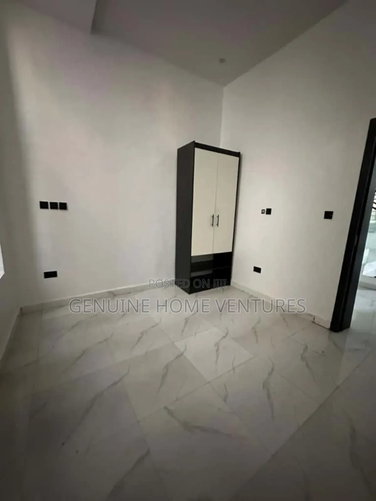 4bdrm Duplex in Orchid, Chevron for sale in Chevron