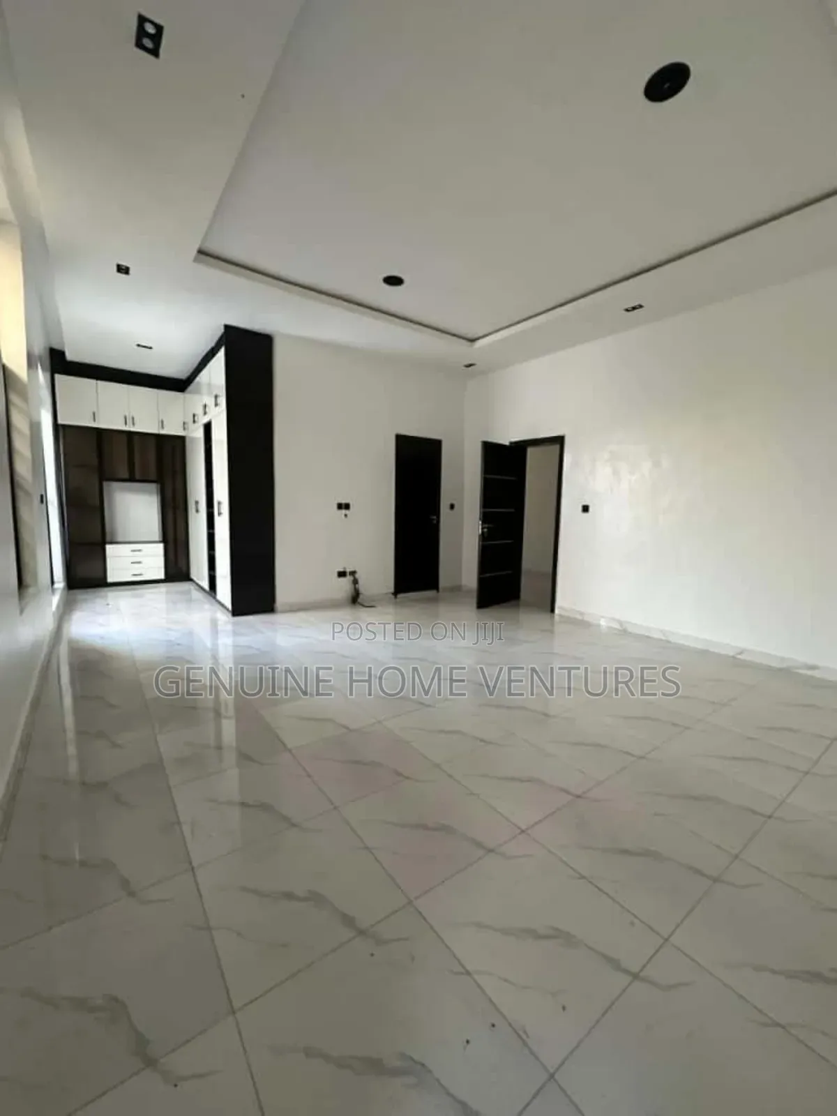 4bdrm Duplex in Orchid, Chevron for sale in Chevron