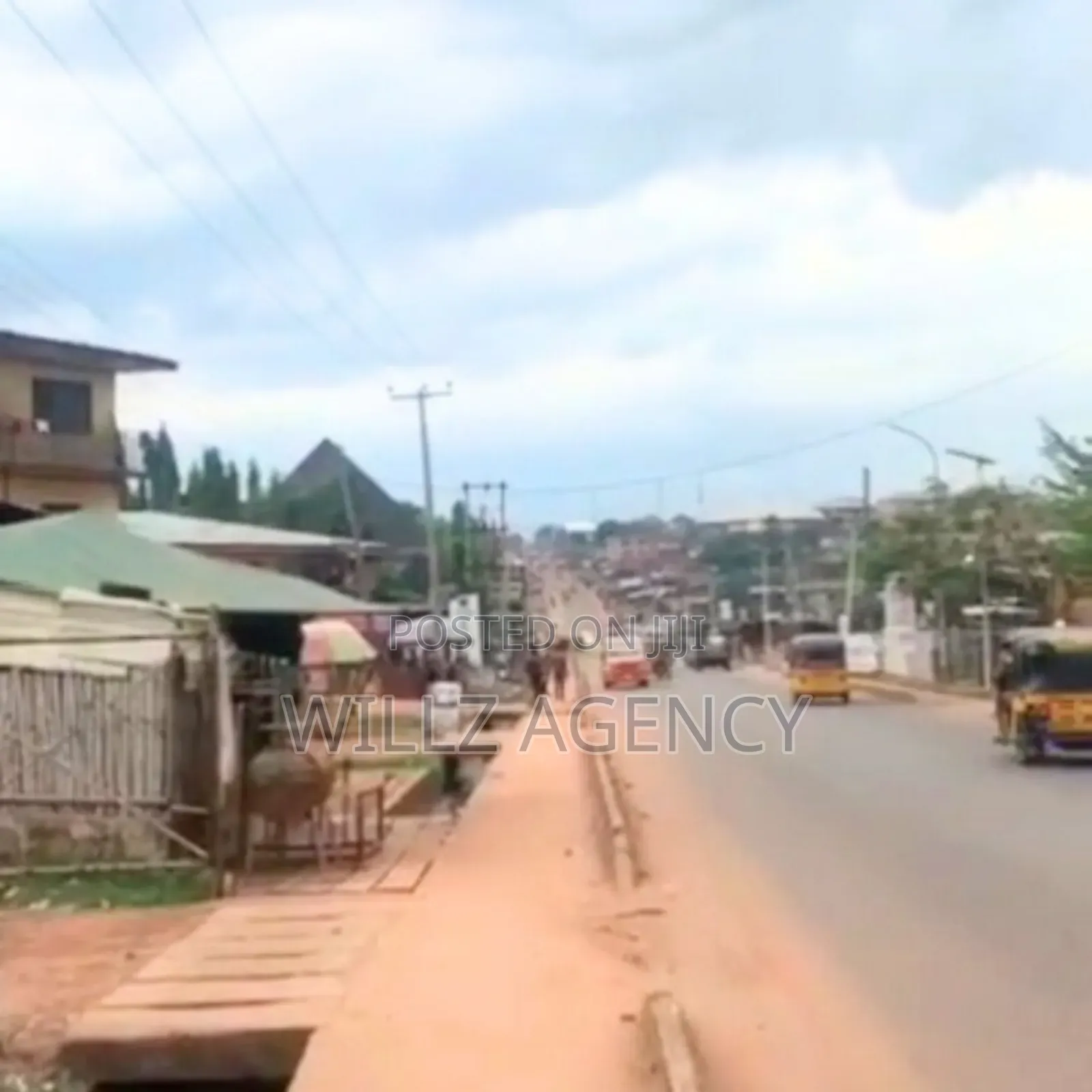 1000 SQM With Structure Along a Very Busy Road in Enugu