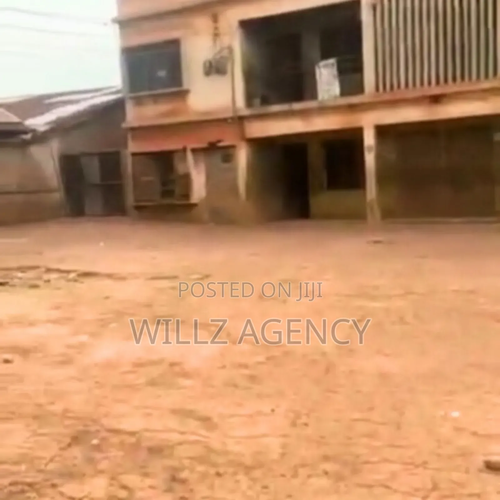 1000 SQM With Structure Along a Very Busy Road in Enugu