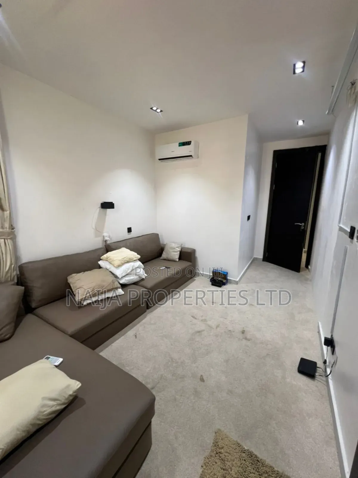 Furnished 3bdrm Penthouse in Lekki Phase 1 for sale in Lekki Phase 1