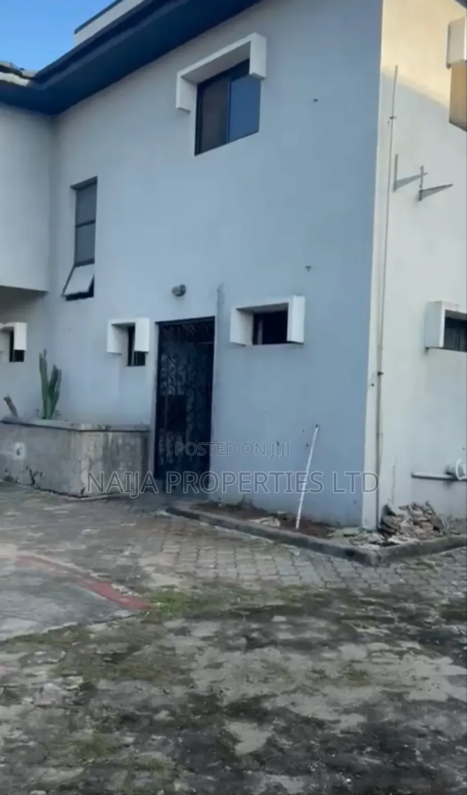 Commercial Property on 1200sqm of Land at Lekki Phase 1 for Lease in Lekki Phase 1