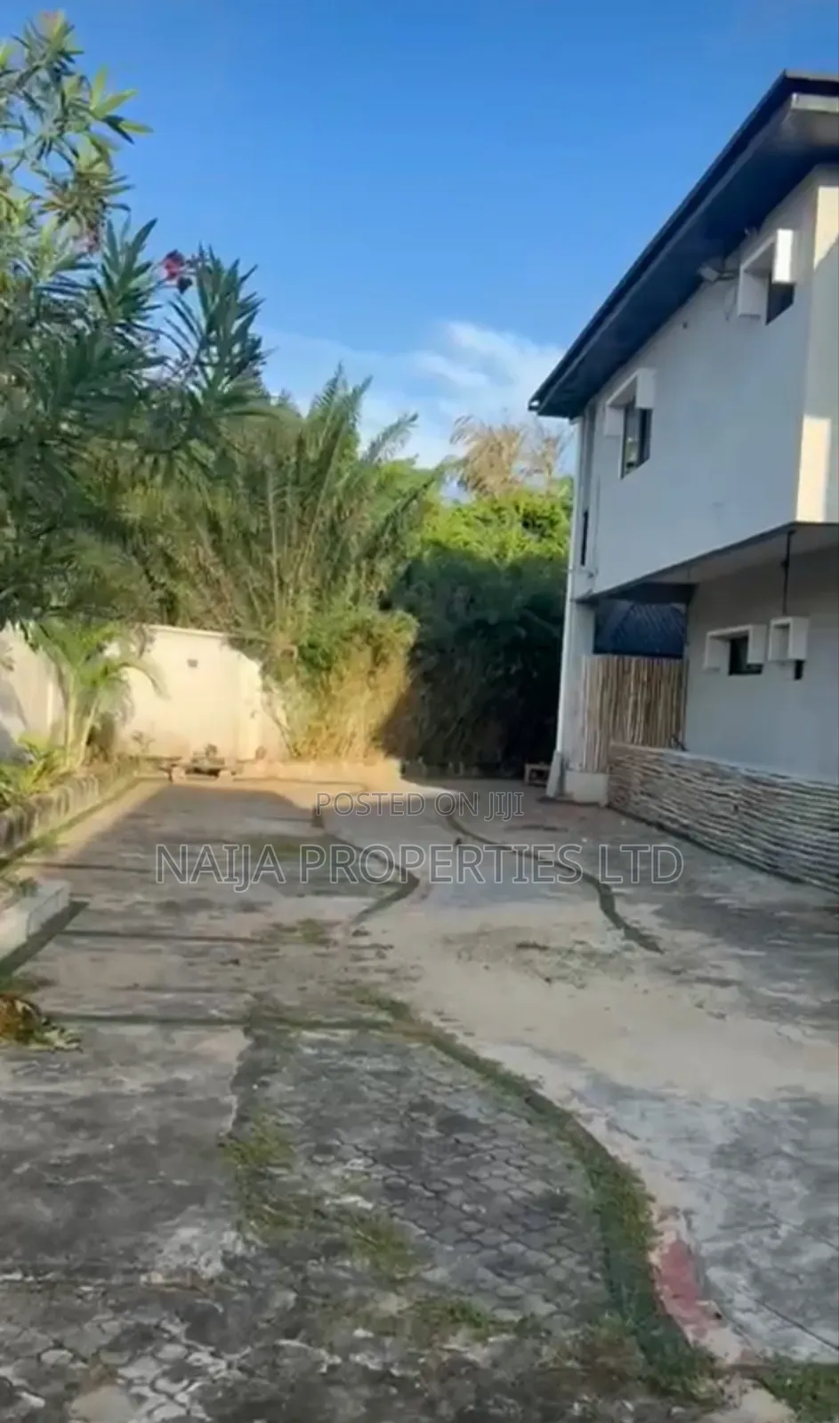 Commercial Property on 1200sqm of Land at Lekki Phase 1 for Lease in Lekki Phase 1