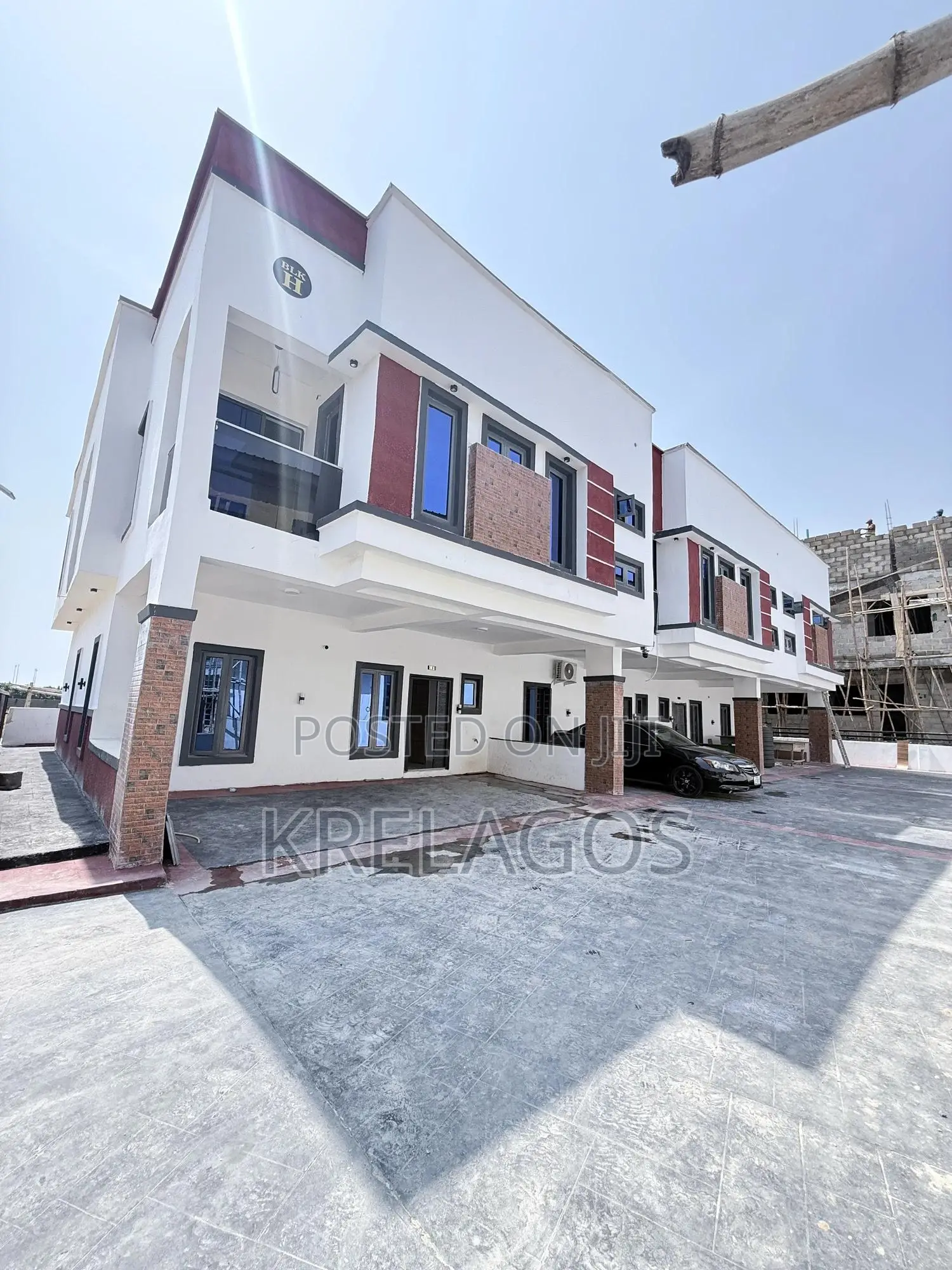 4bdrm Duplex in Orchid, Chevron for sale in Chevron