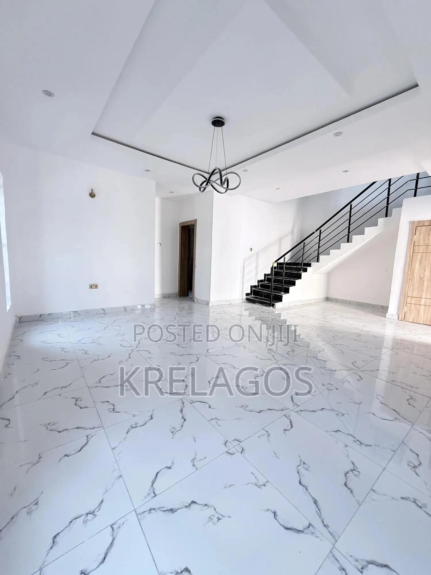 4bdrm Duplex in Orchid, Chevron for sale in Chevron