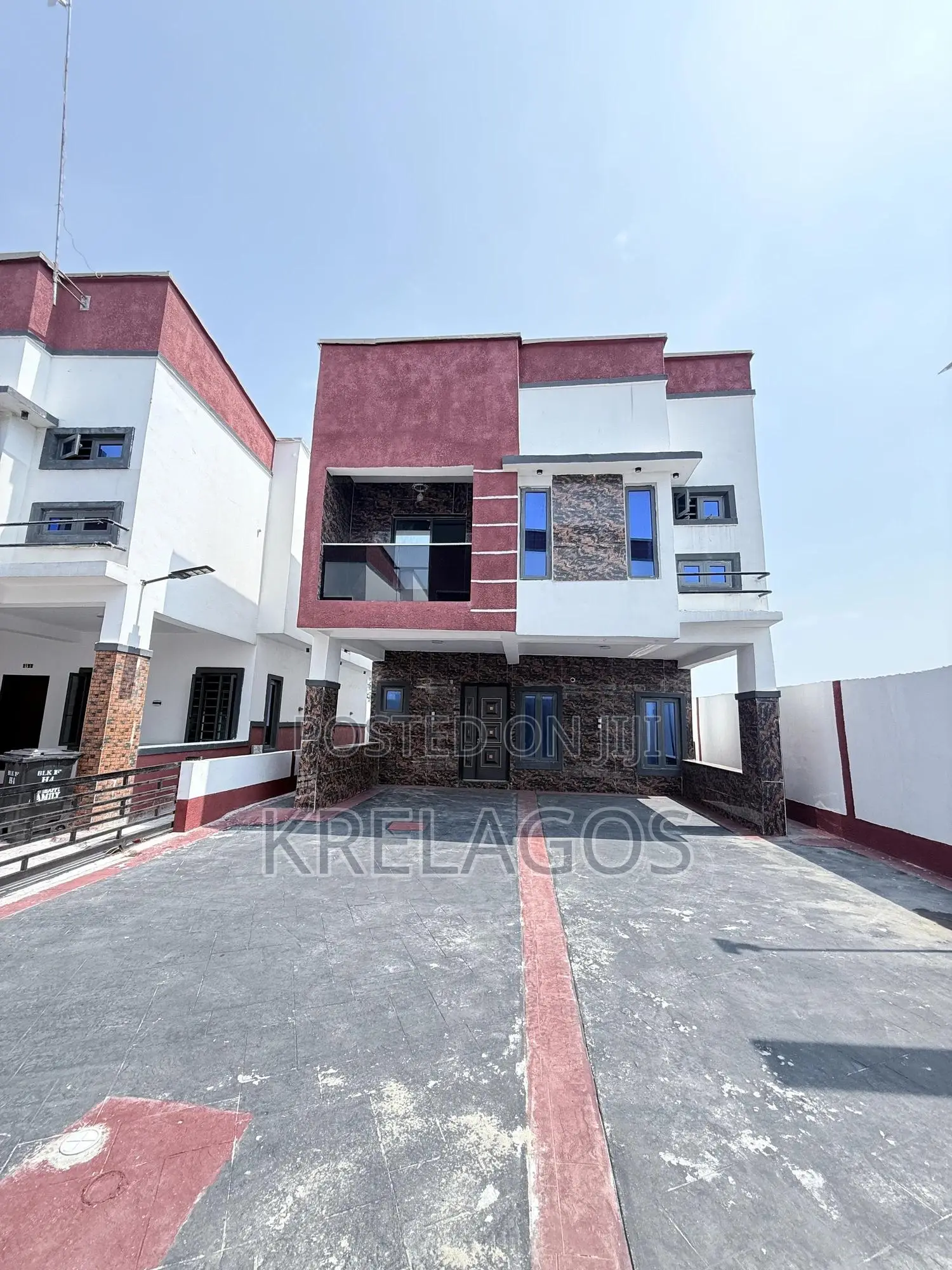 4bdrm Duplex in Orchid, Chevron for sale in Chevron