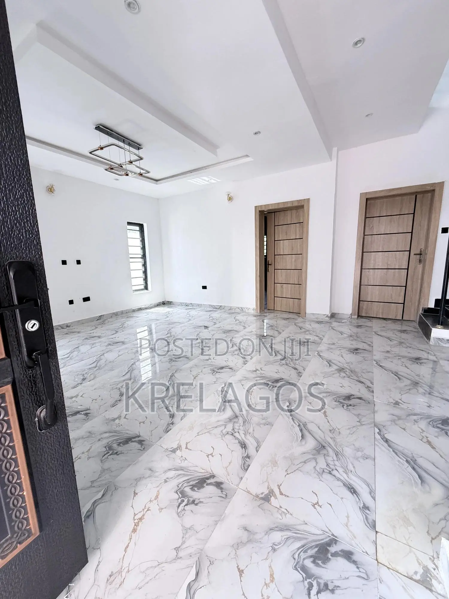 4bdrm Duplex in Orchid, Chevron for sale in Chevron