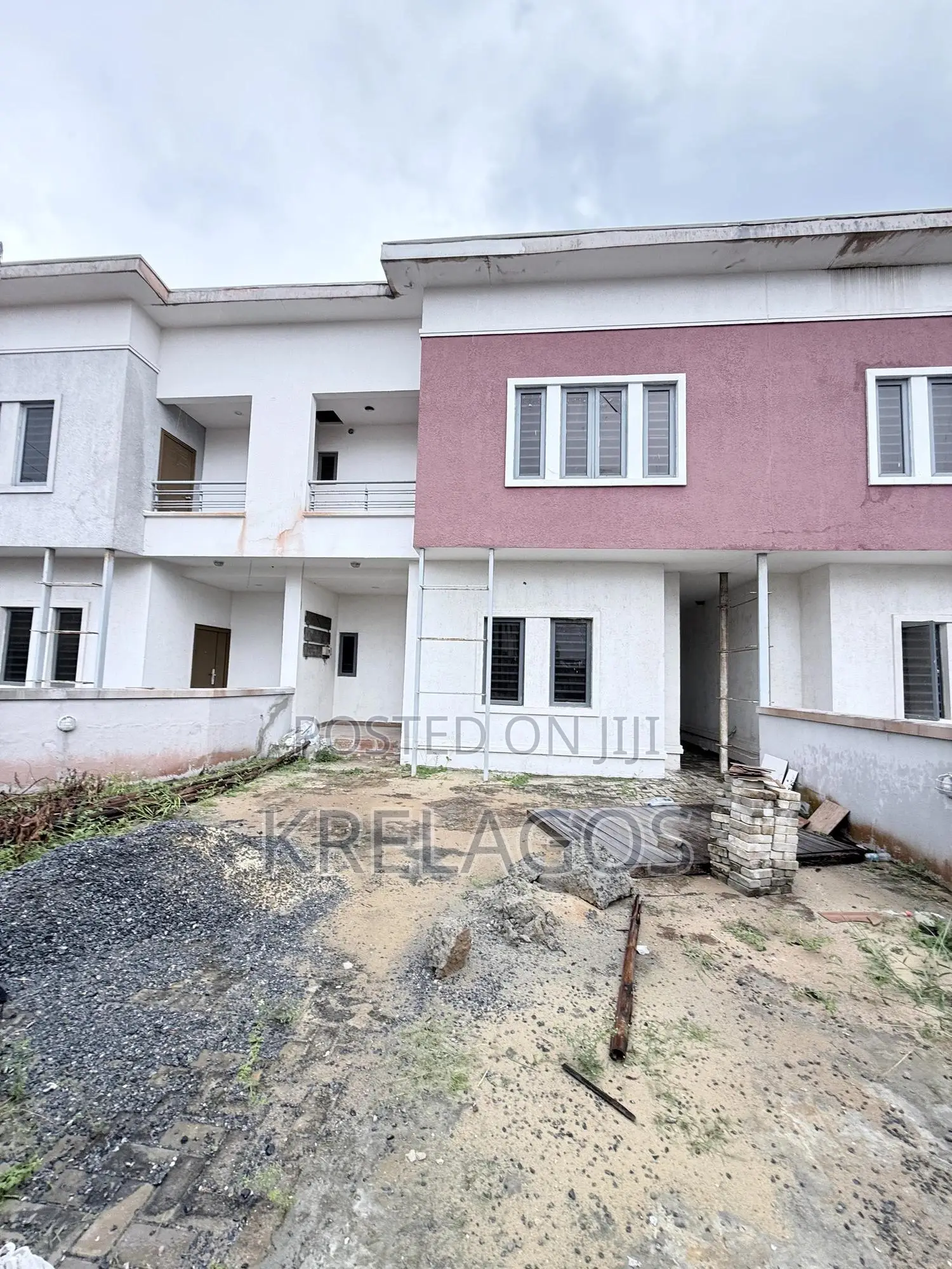3bdrm Duplex in Atlantic View, Chevron for sale in Chevron