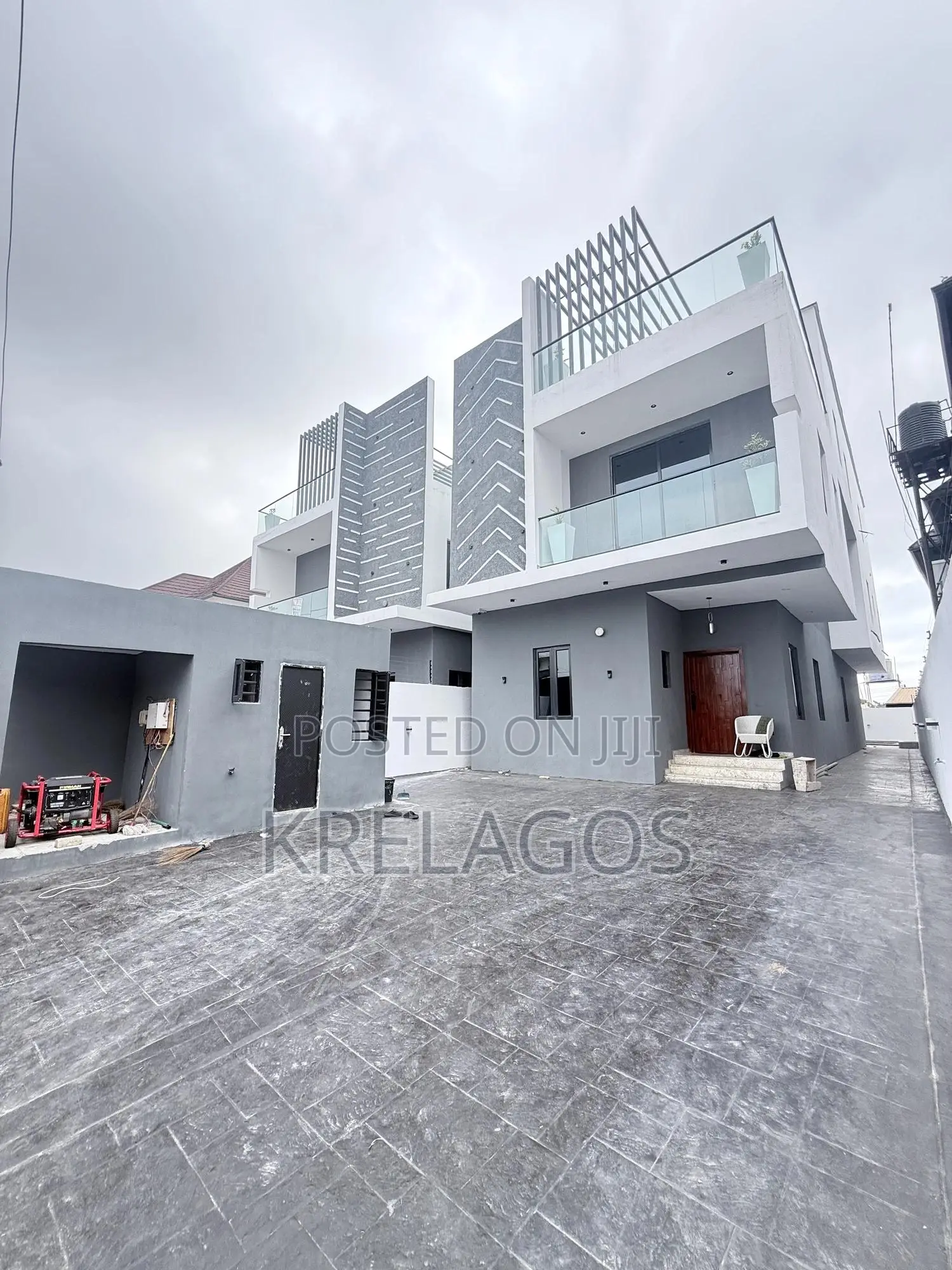 5bdrm Duplex in Ikota for sale in Ikota