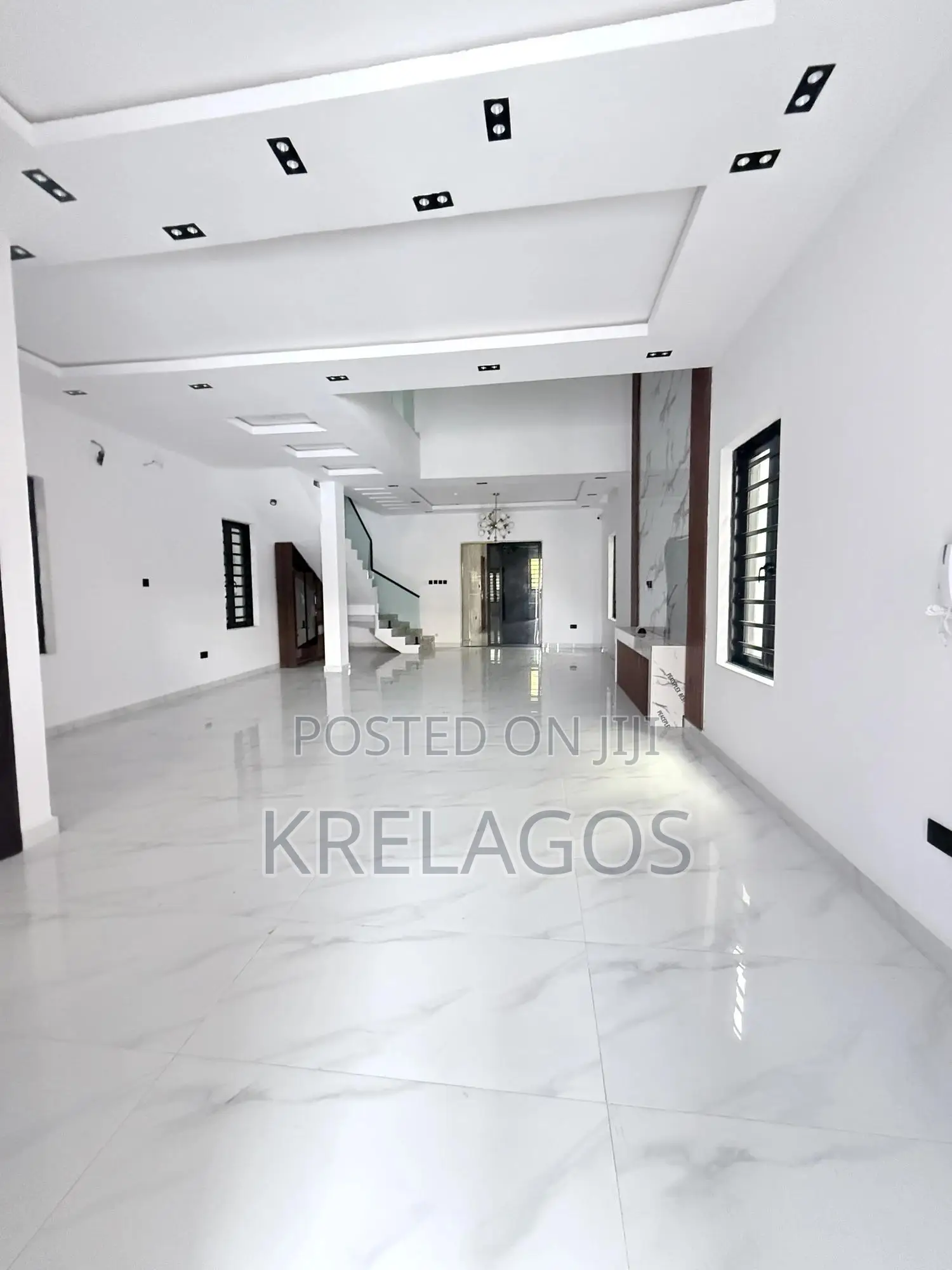5bdrm Duplex in Ikota for sale in Ikota