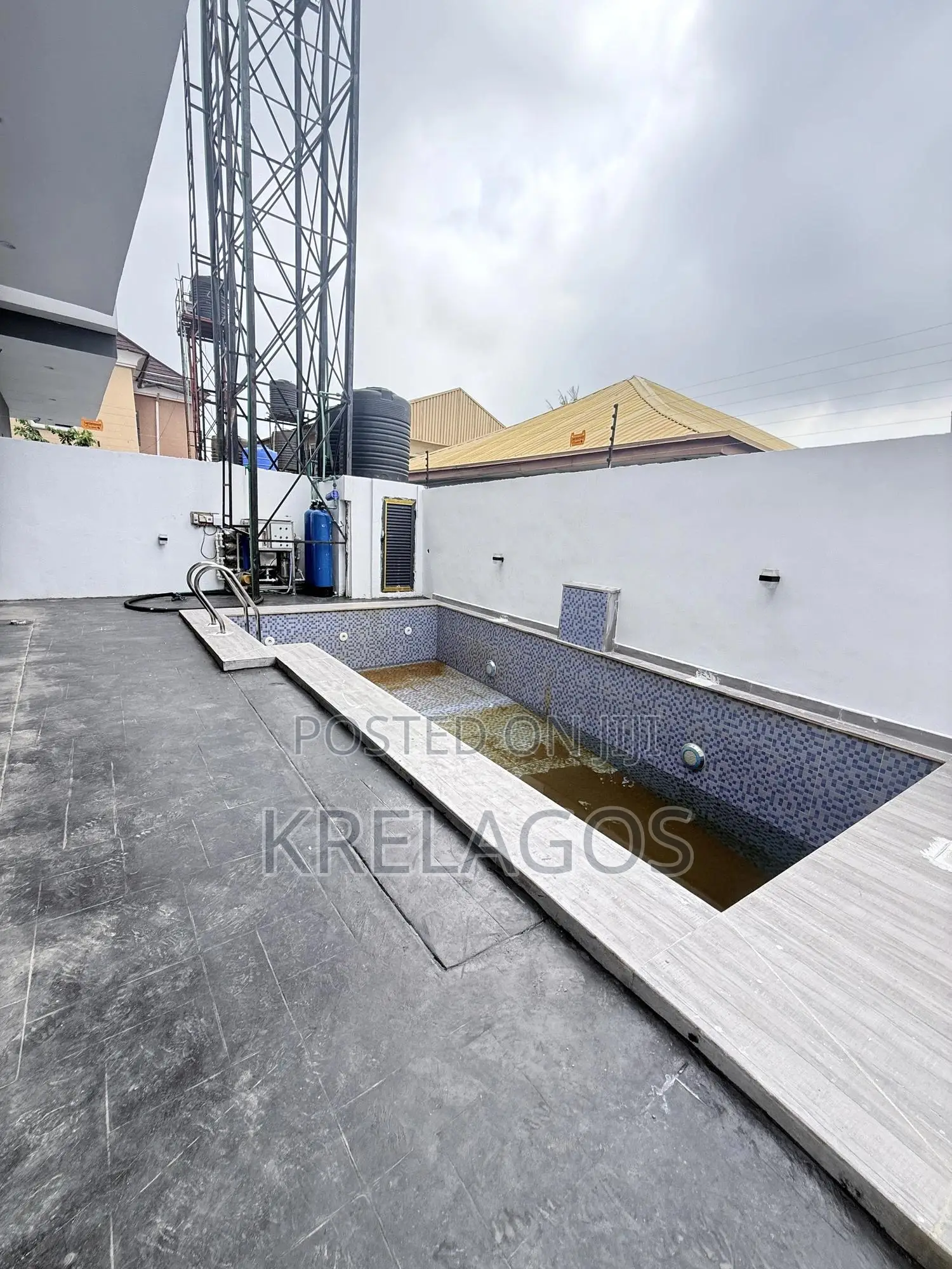 5bdrm Duplex in Ikota for sale in Ikota