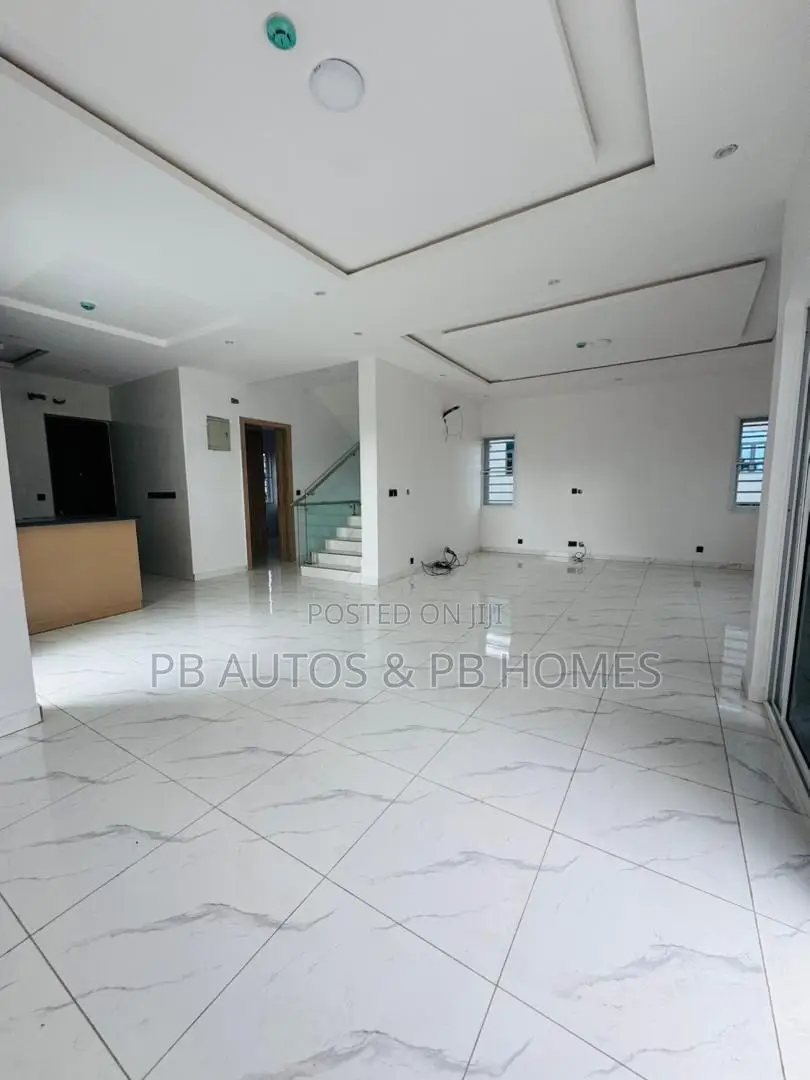 4bdrm Duplex in Adeniyi Jones for sale in Adeniyi Jones