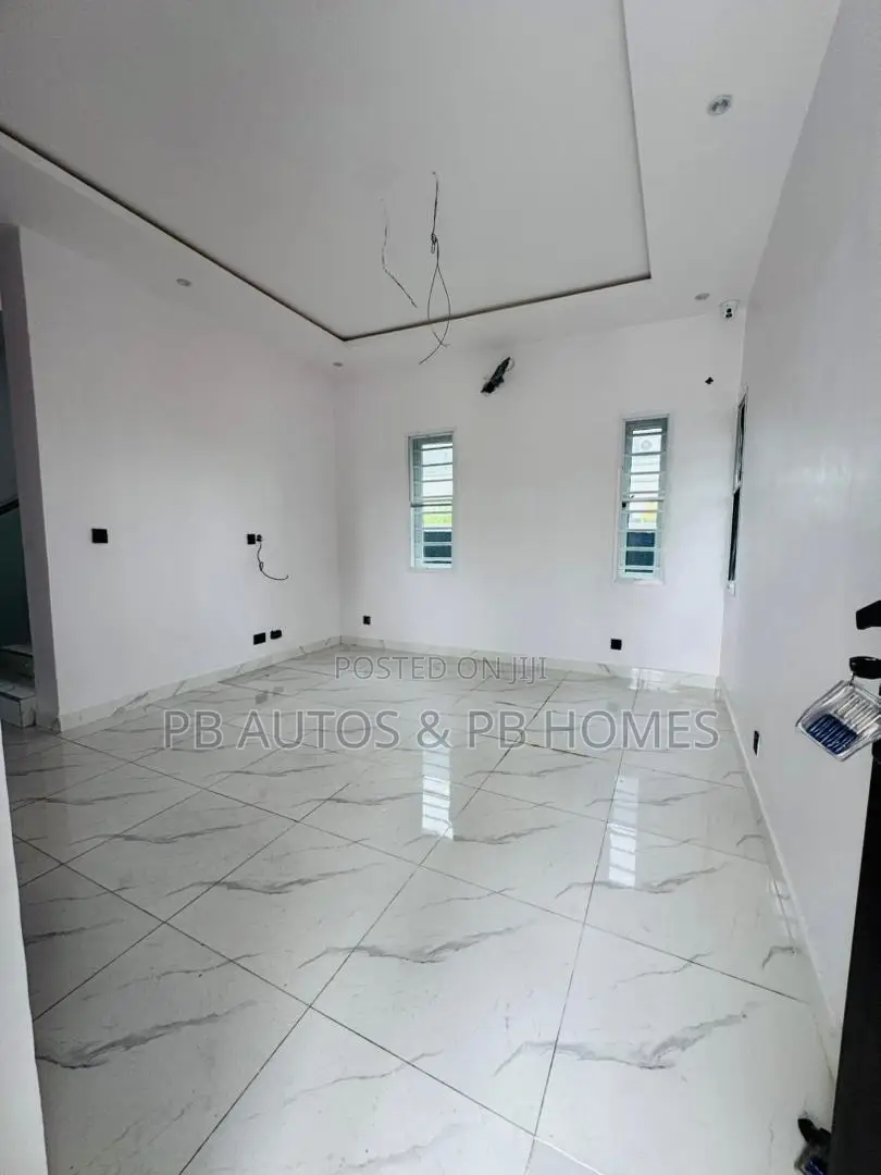 4bdrm Duplex in Adeniyi Jones for sale in Adeniyi Jones