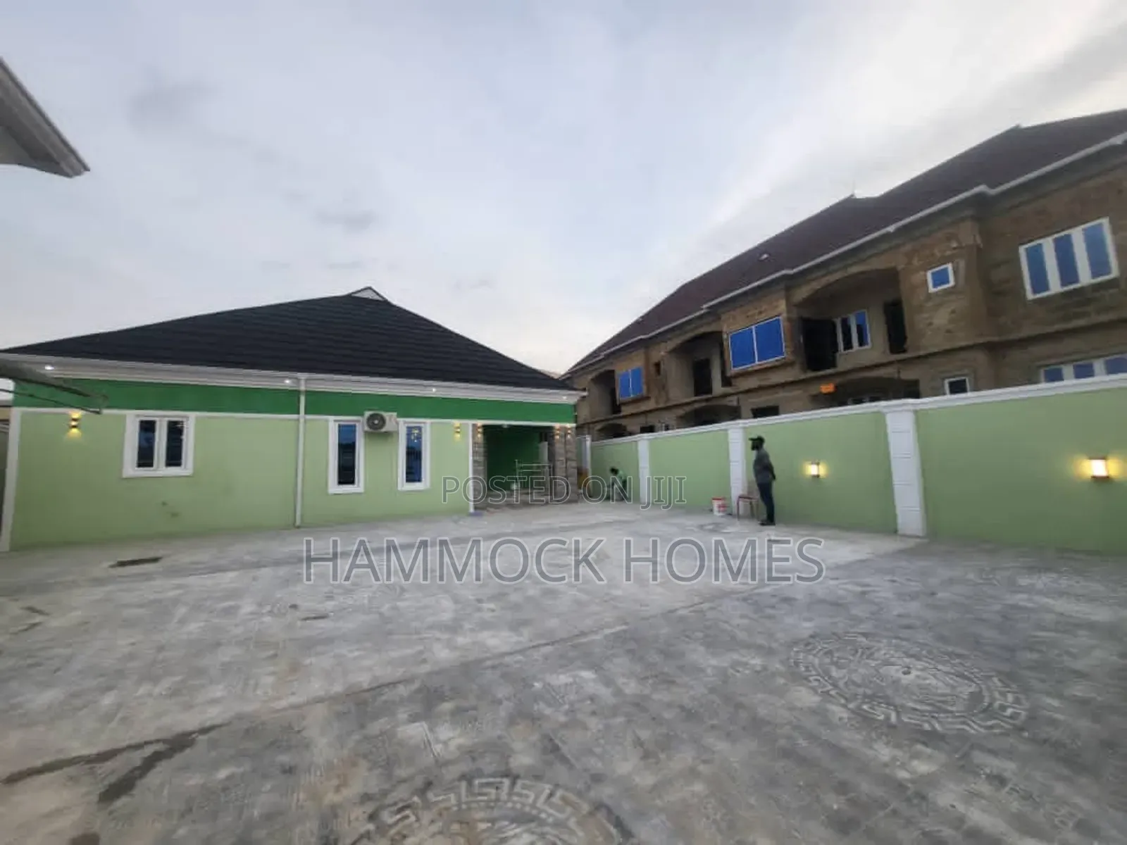 4bdrm Bungalow in Niyi Ishola Estate, Akala Express for sale in Akala Express