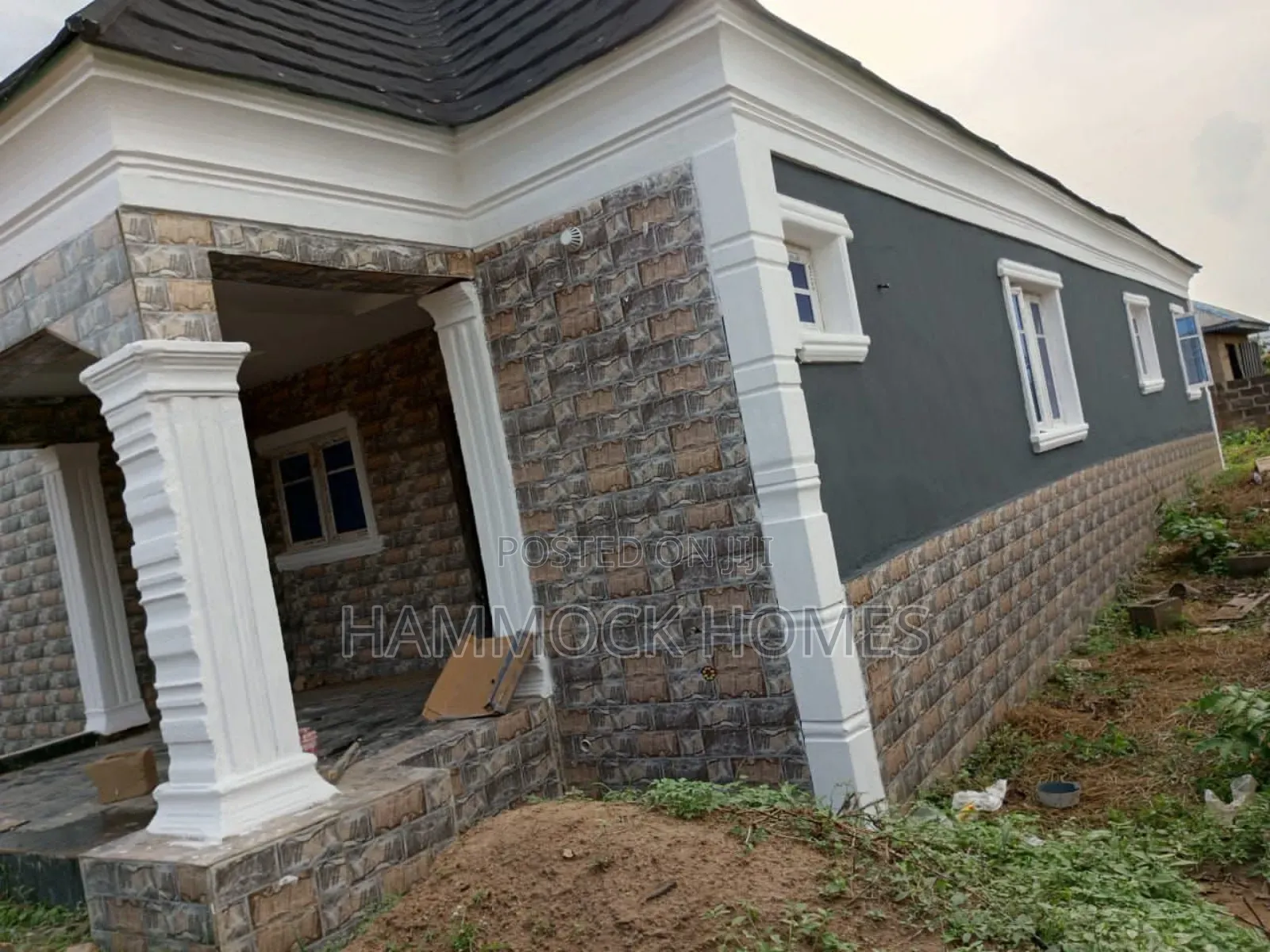 3bdrm Bungalow in Oloola Estate, Akala Express for sale in Akala Express