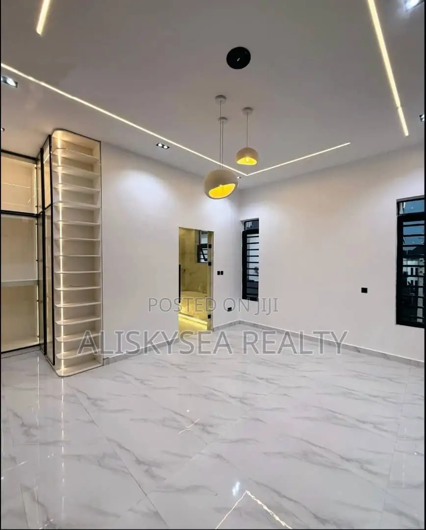 4bdrm House in Ajah, Abraham Adesanya Estate for sale in Abraham Adesanya Estate