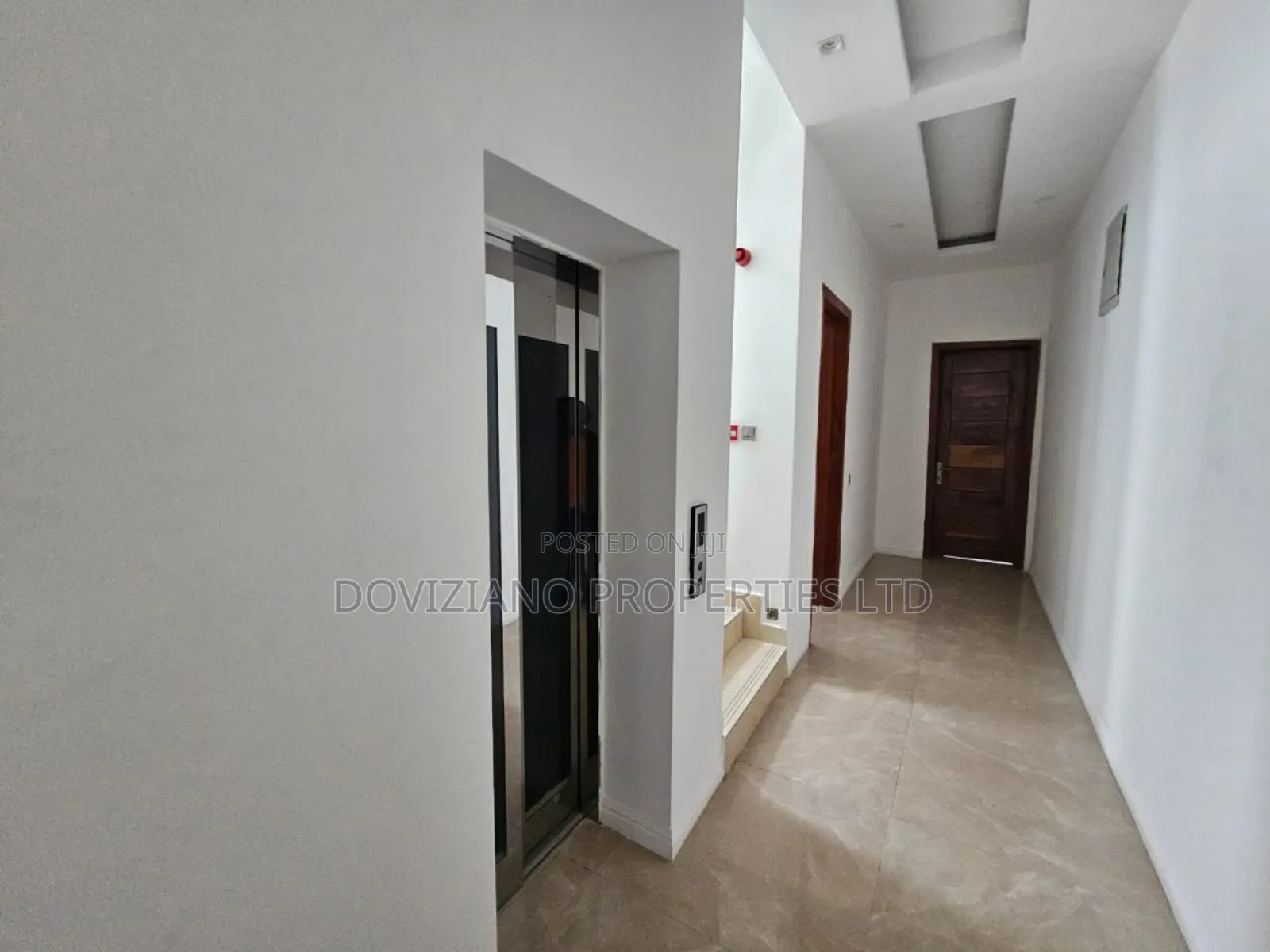 5bdrm Duplex in Banana Island for sale in Banana Island